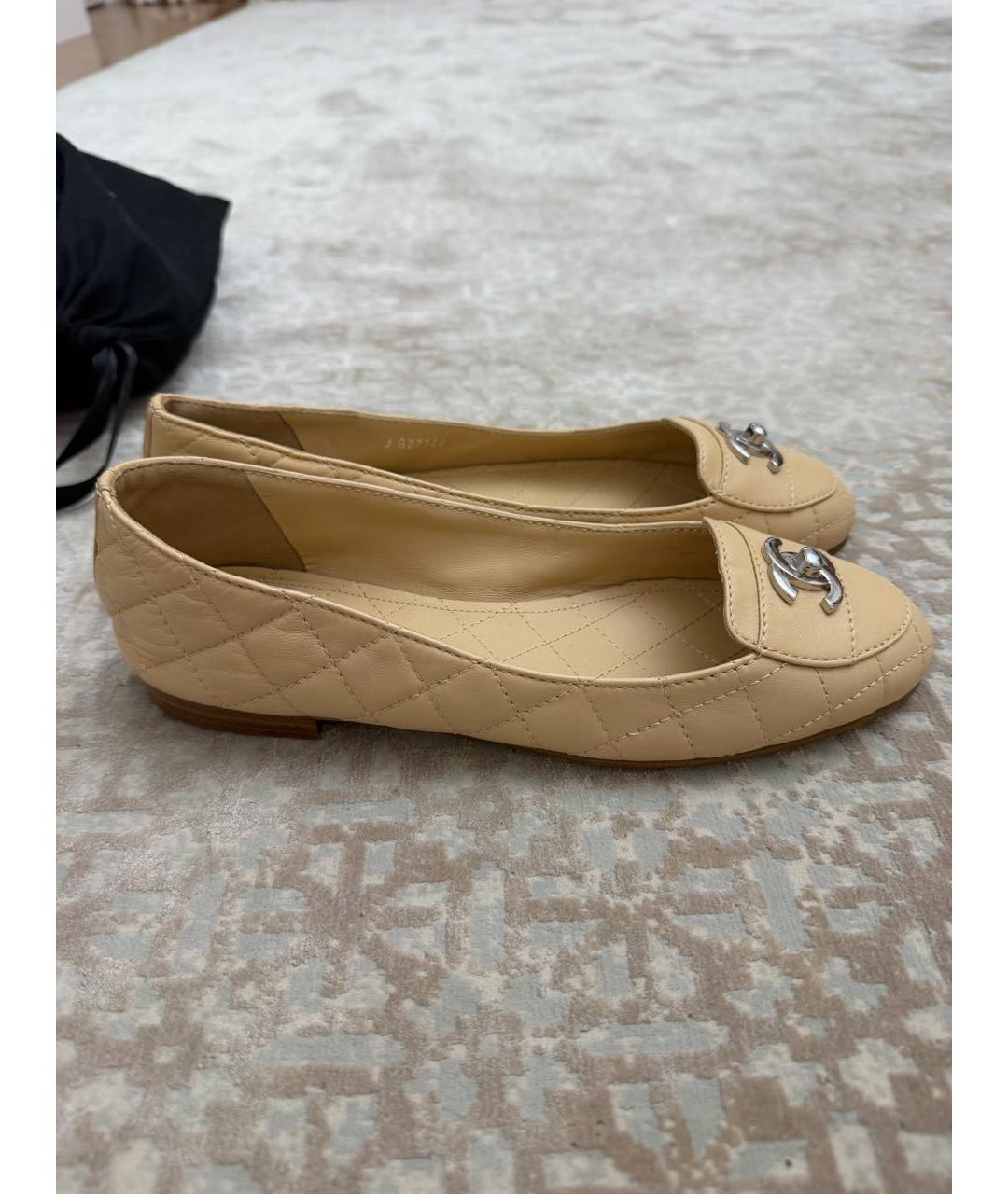 CHANEL Бежевые кожаные балетки, фото 5