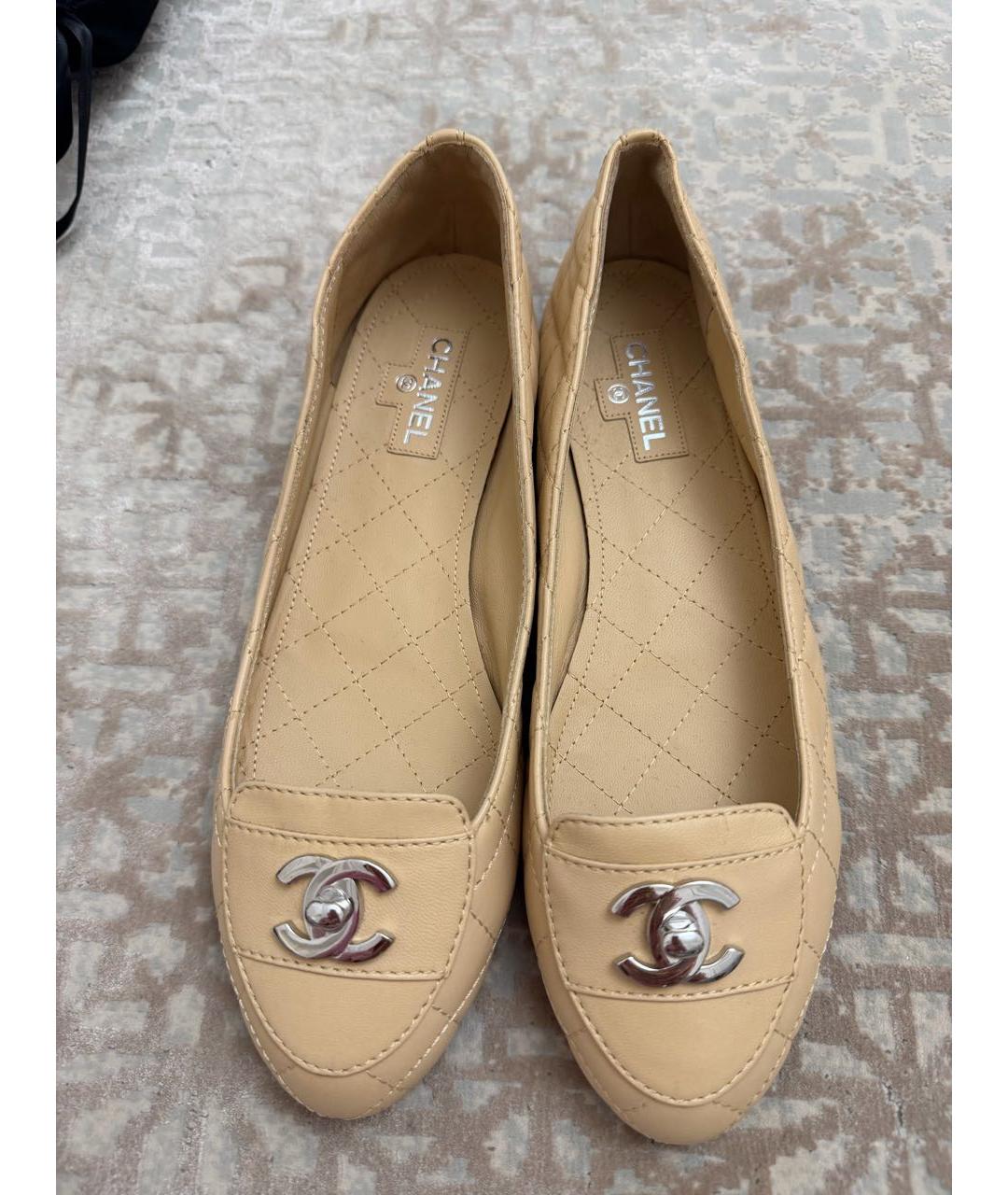 CHANEL Бежевые кожаные балетки, фото 2