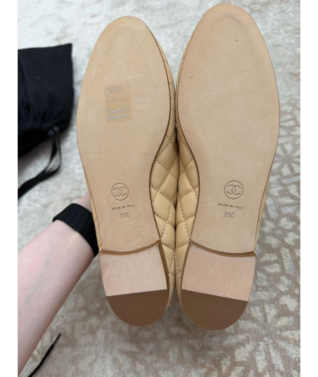 CHANEL Бежевые кожаные балетки, фото 3