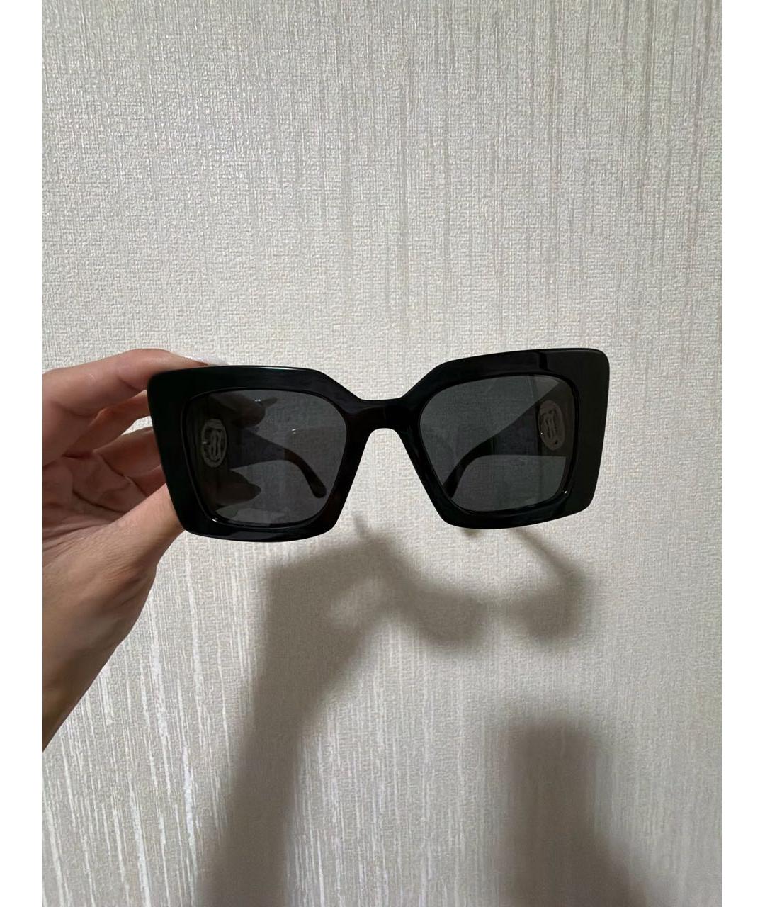 BURBERRY Черные пластиковые солнцезащитные очки, фото 4