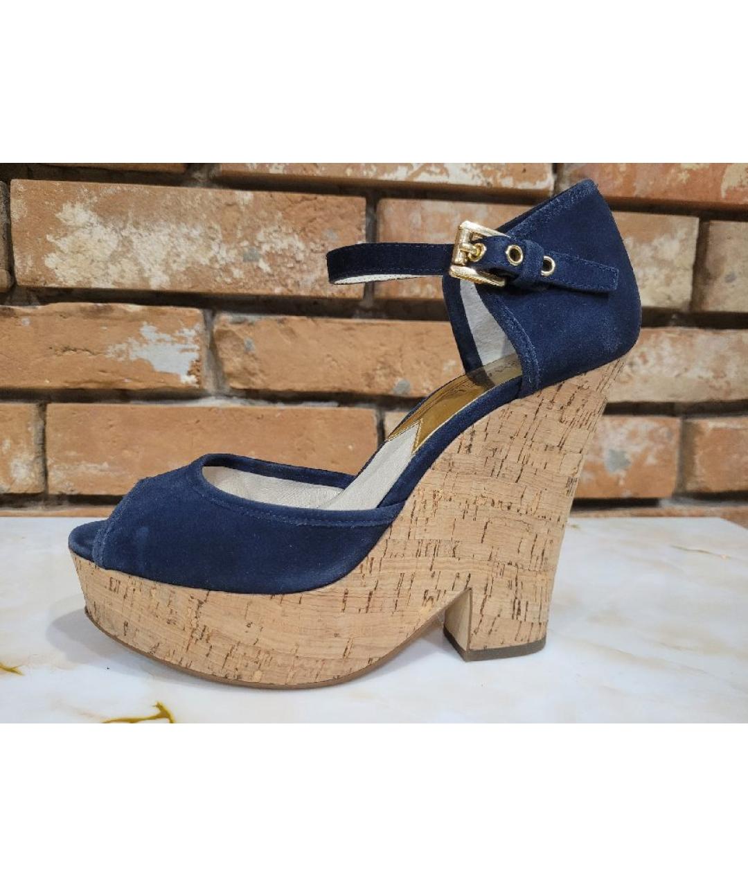 MICHAEL KORS Темно-синие замшевые босоножки, фото 8