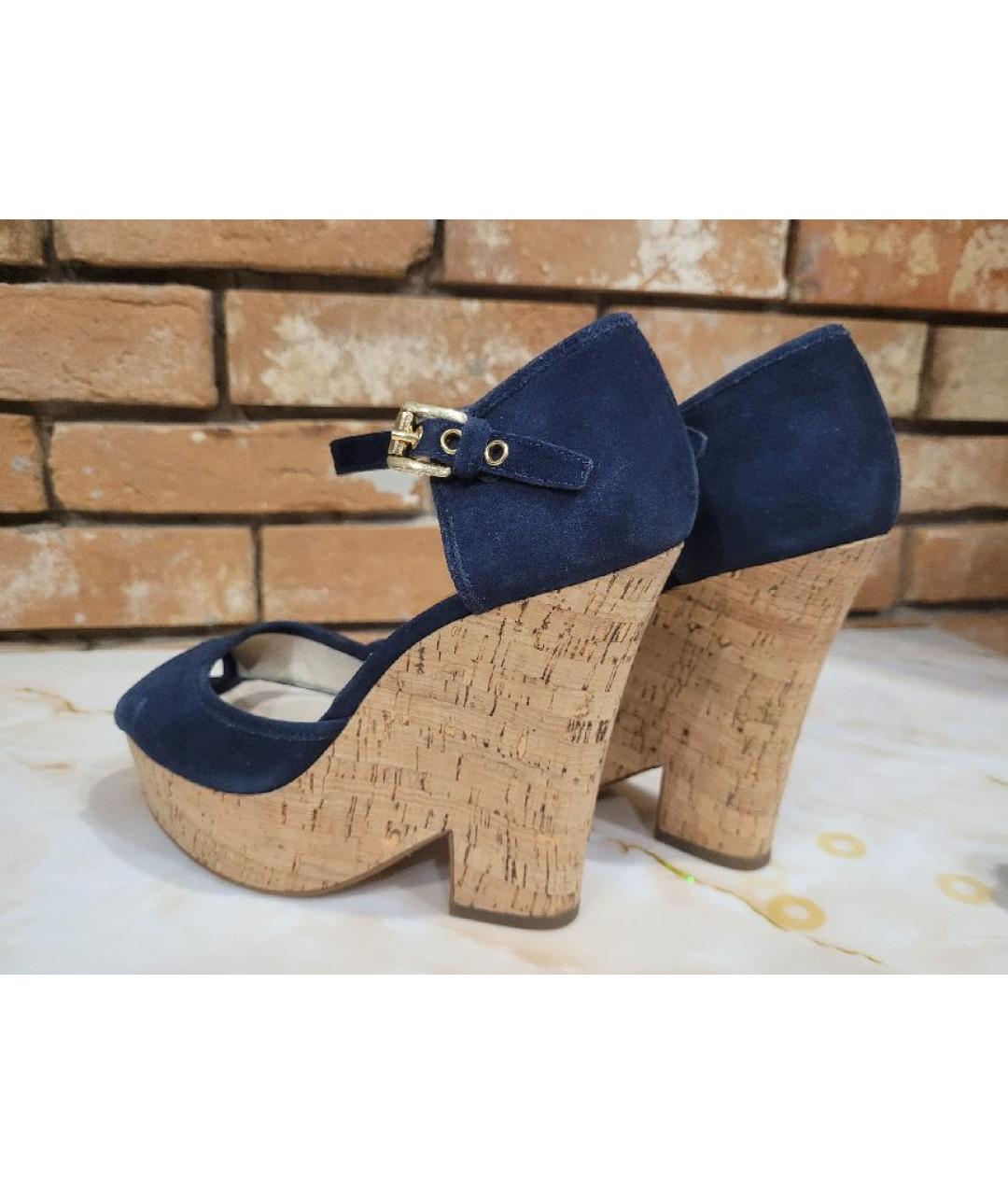 MICHAEL KORS Темно-синие замшевые босоножки, фото 3