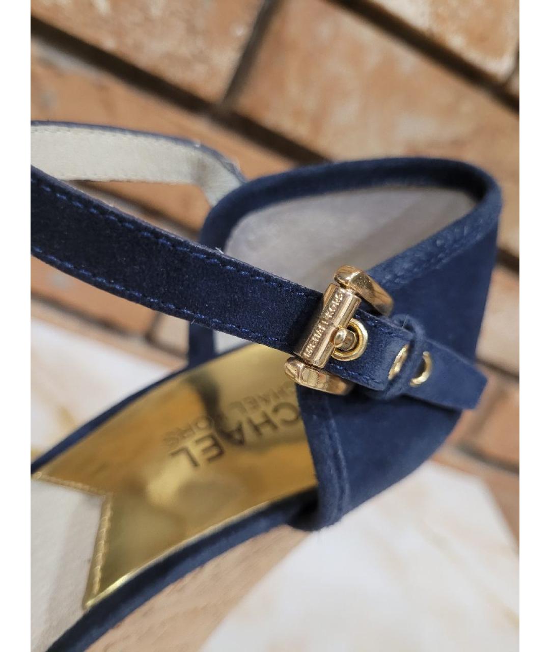 MICHAEL KORS Темно-синие замшевые босоножки, фото 5