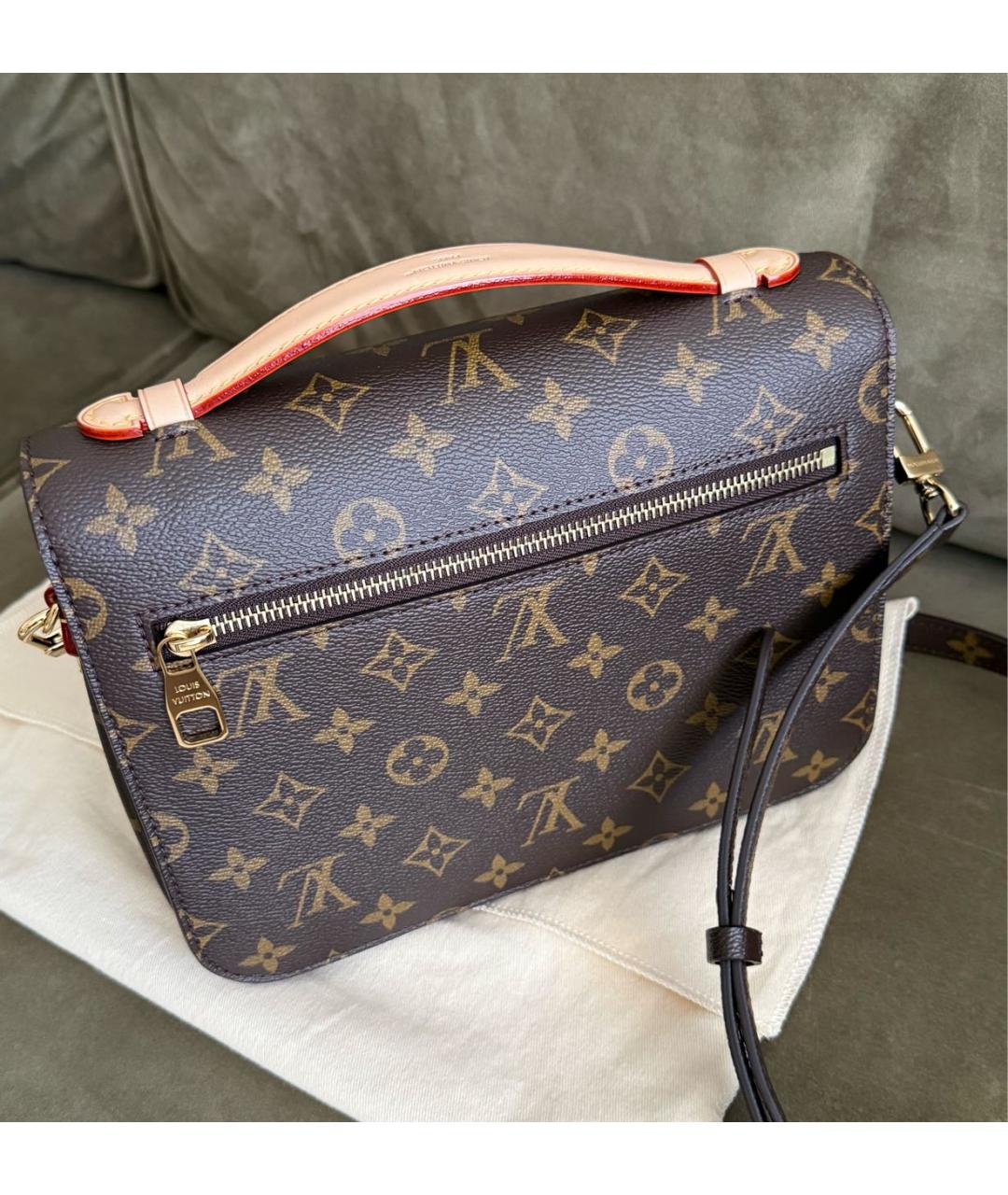 LOUIS VUITTON Коричневая кожаная сумка через плечо, фото 4