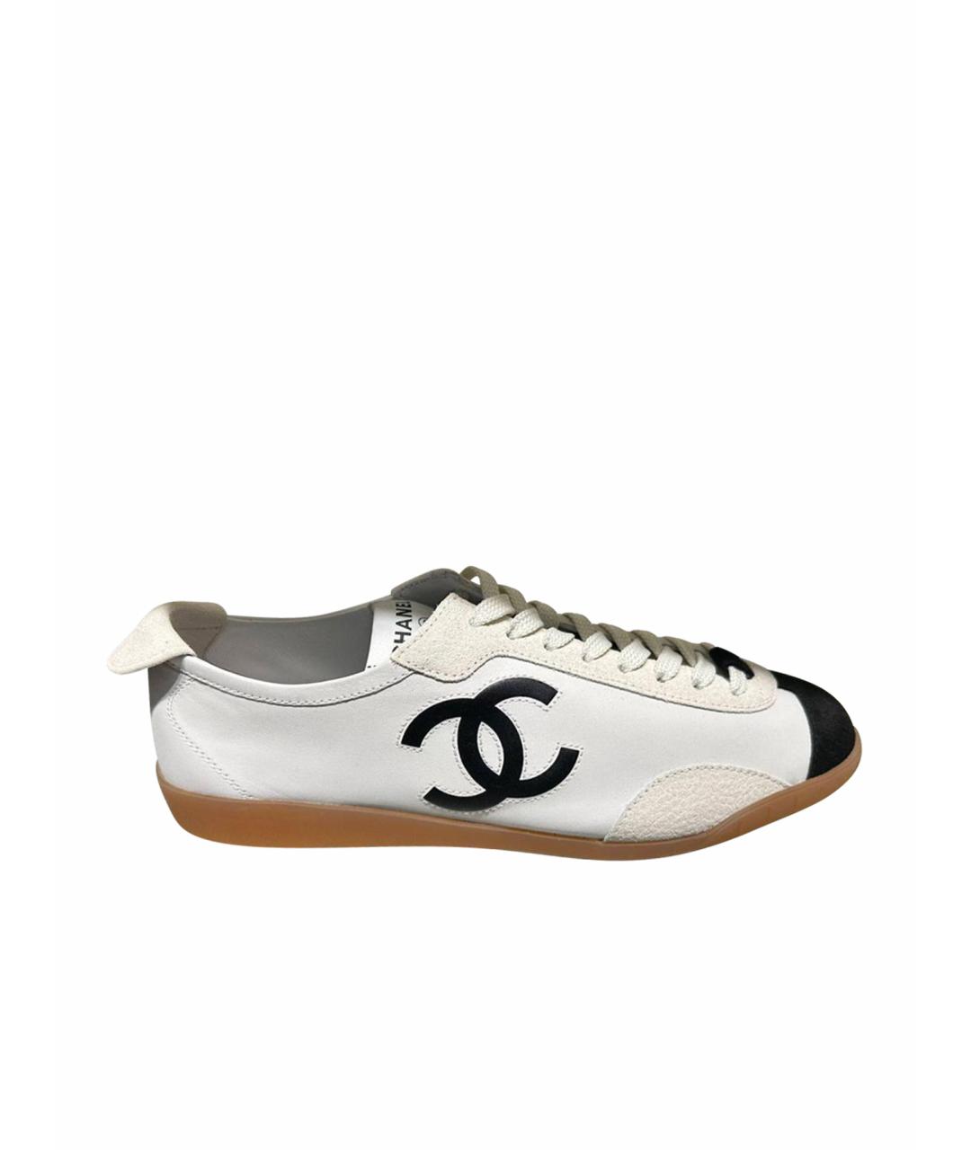 CHANEL Белые кожаные кеды, фото 1