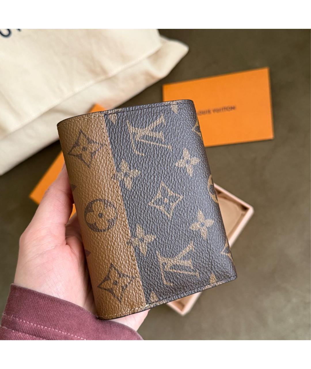 LOUIS VUITTON Коричневый кошелек, фото 5