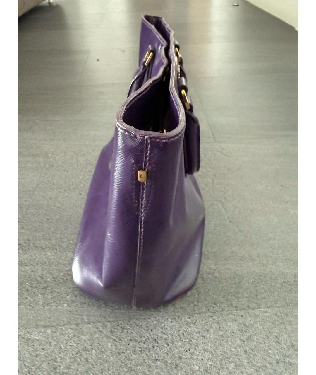 PRADA Фиолетовая сумка с короткими ручками из лакированной кожи, фото 5