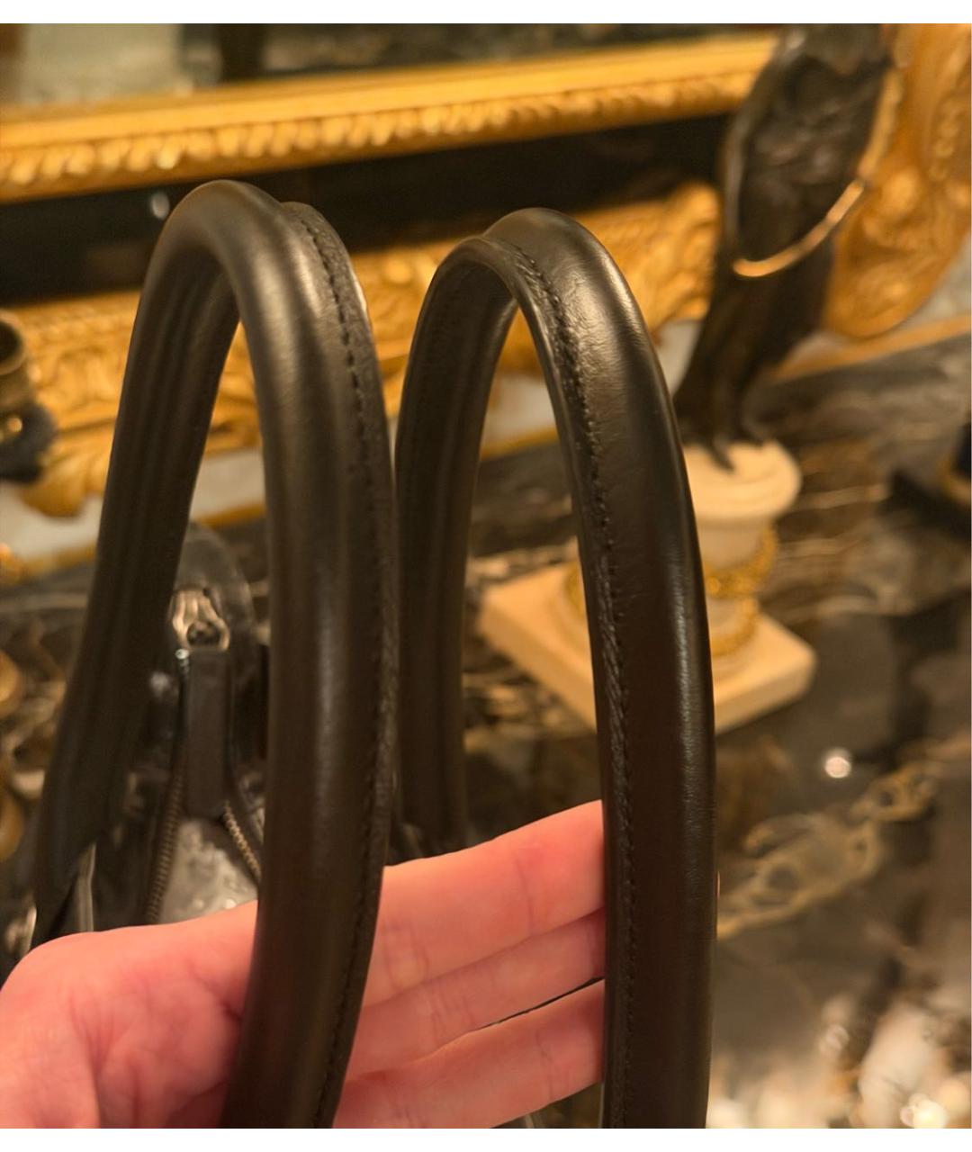 CHANEL Черная сумка тоут из лакированной кожи, фото 3