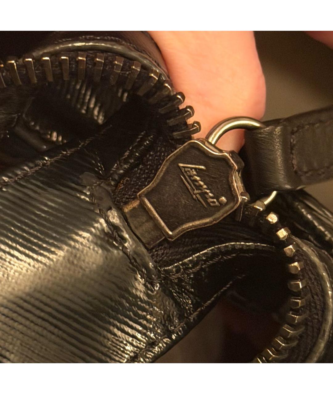 CHANEL Черная сумка тоут из лакированной кожи, фото 8