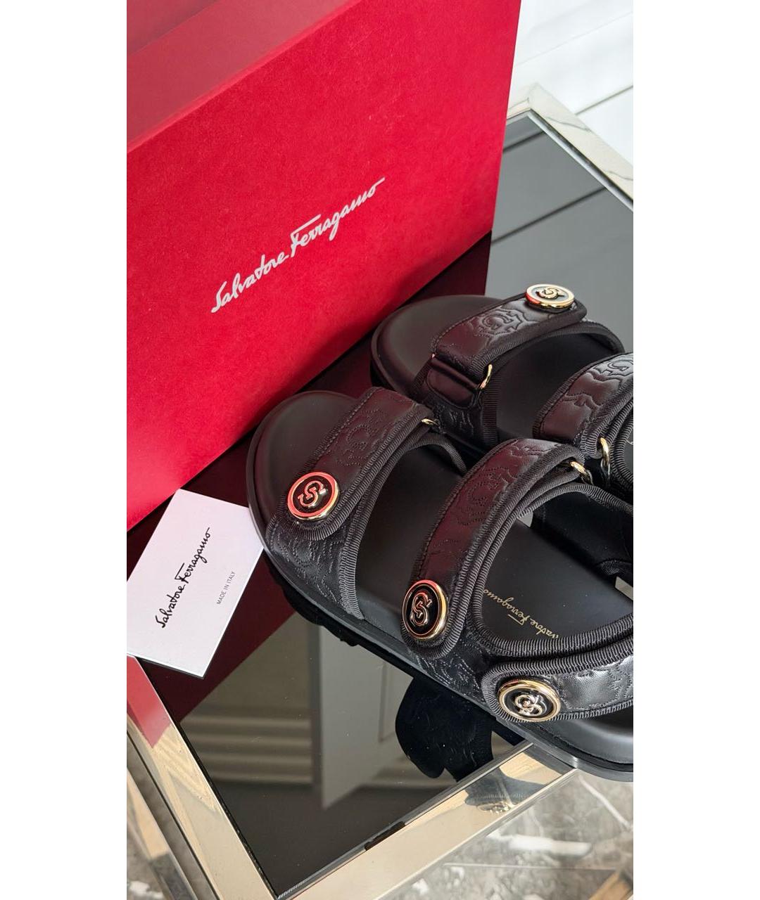 FERRAGAMO Черные кожаные сандалии, фото 8