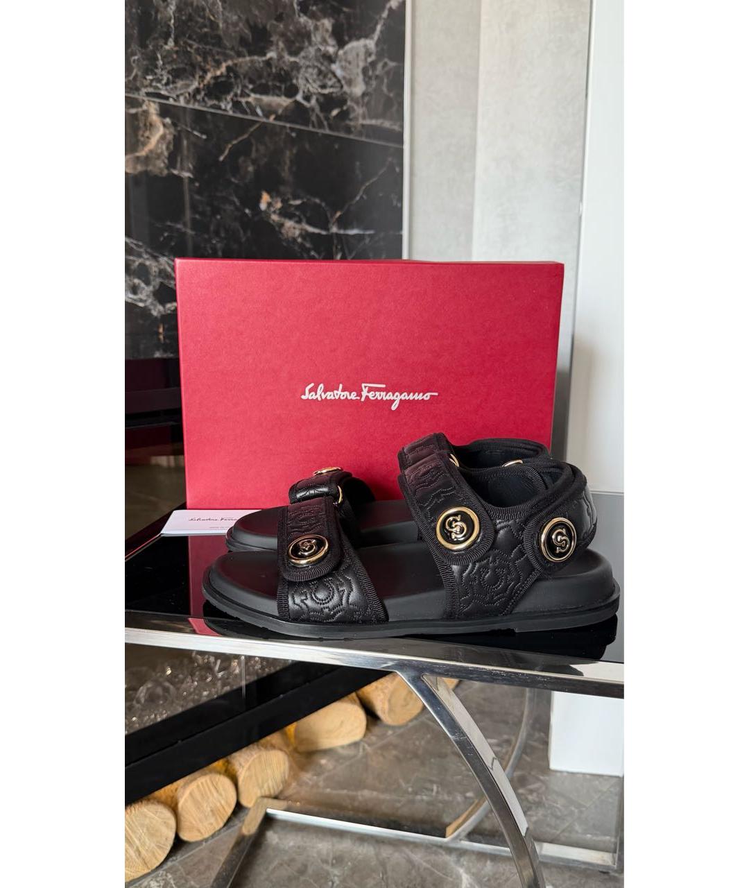 FERRAGAMO Черные кожаные сандалии, фото 7
