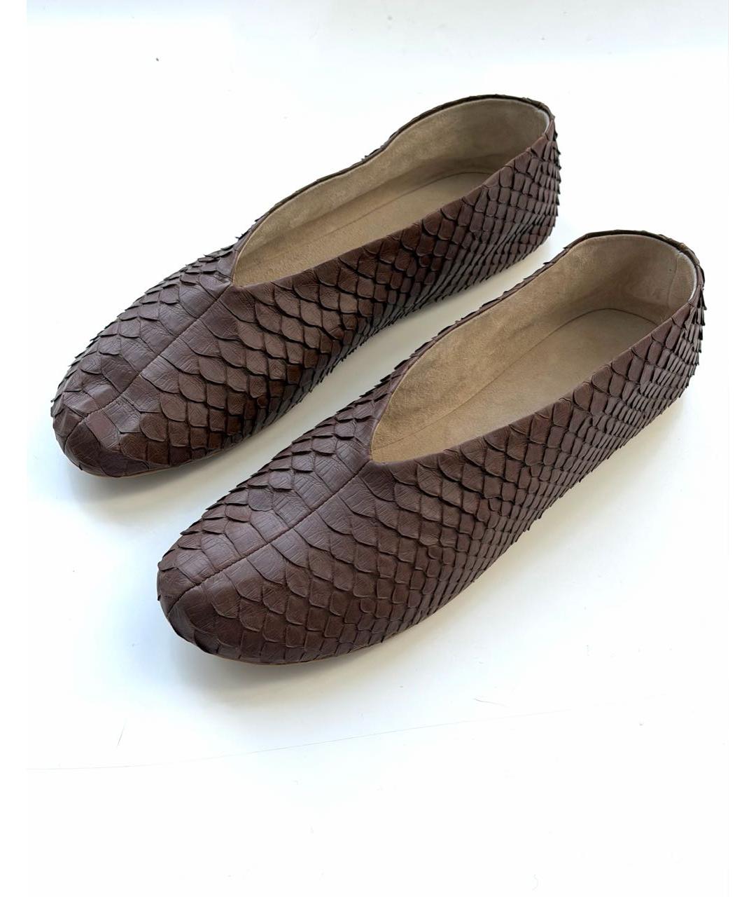 THE ROW Коричневые лоферы из экзотической кожи, фото 5