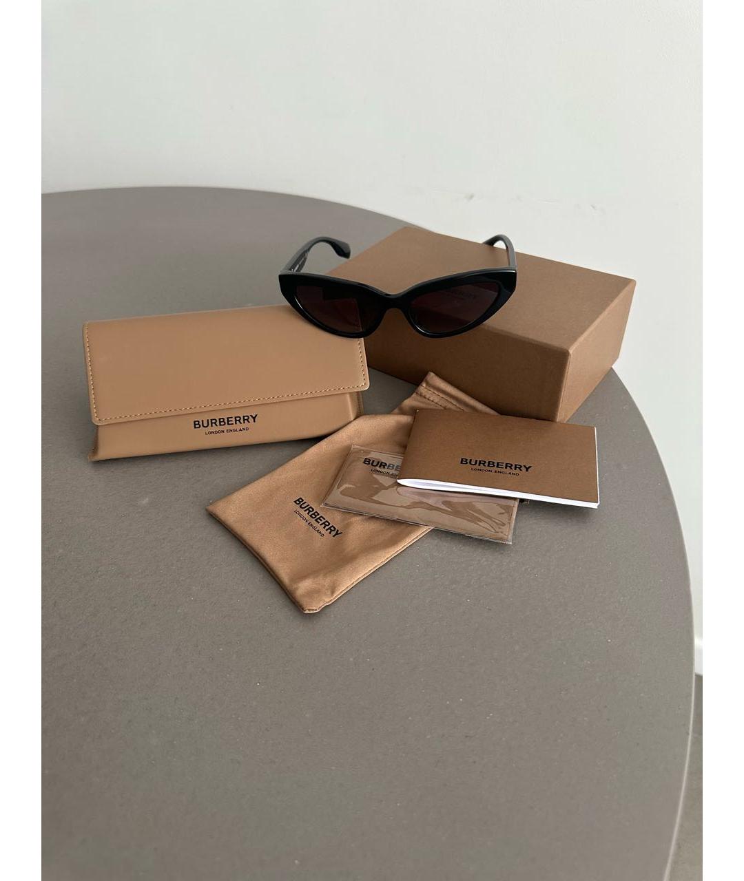 BURBERRY Черные пластиковые солнцезащитные очки, фото 4