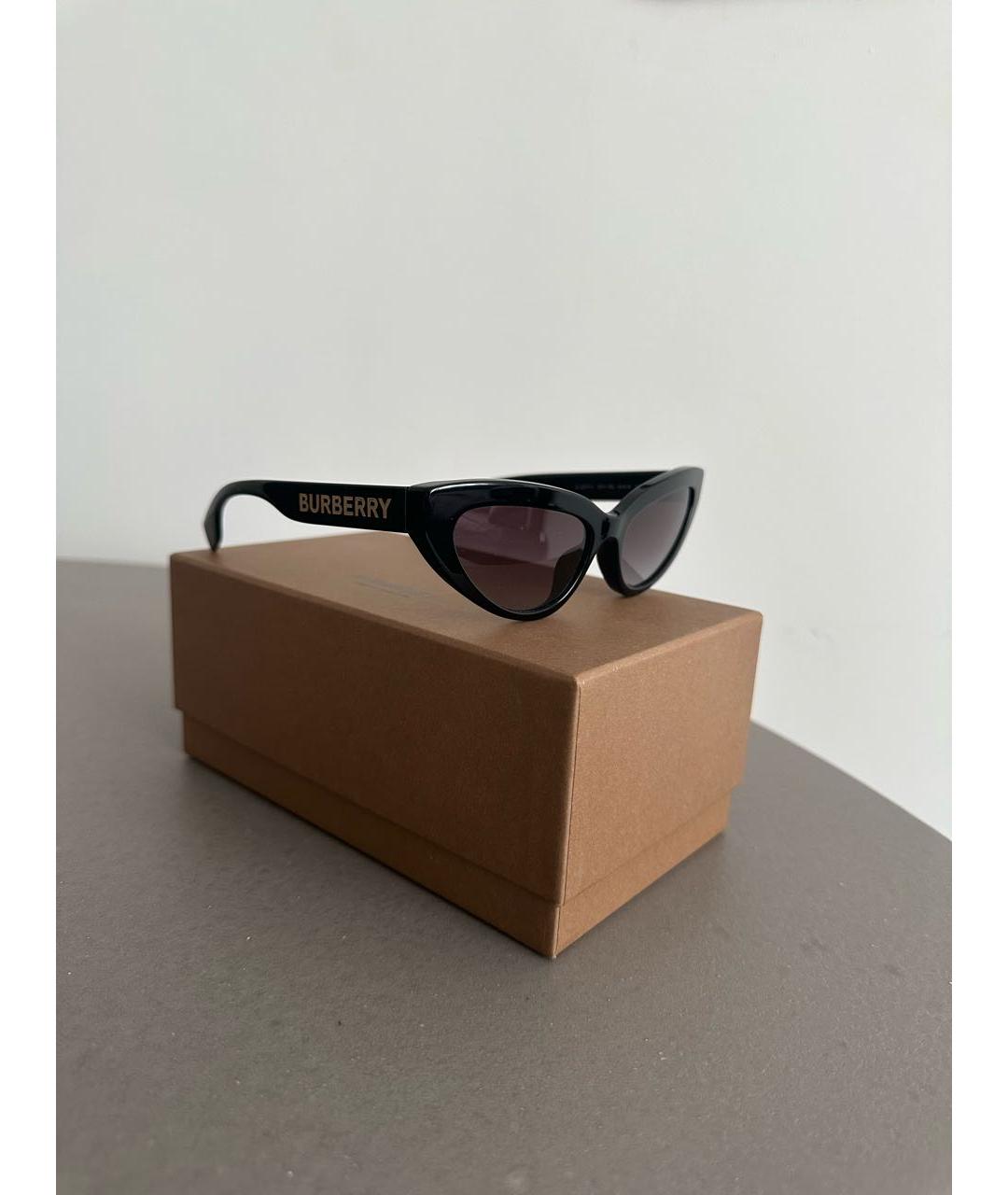 BURBERRY Черные пластиковые солнцезащитные очки, фото 2