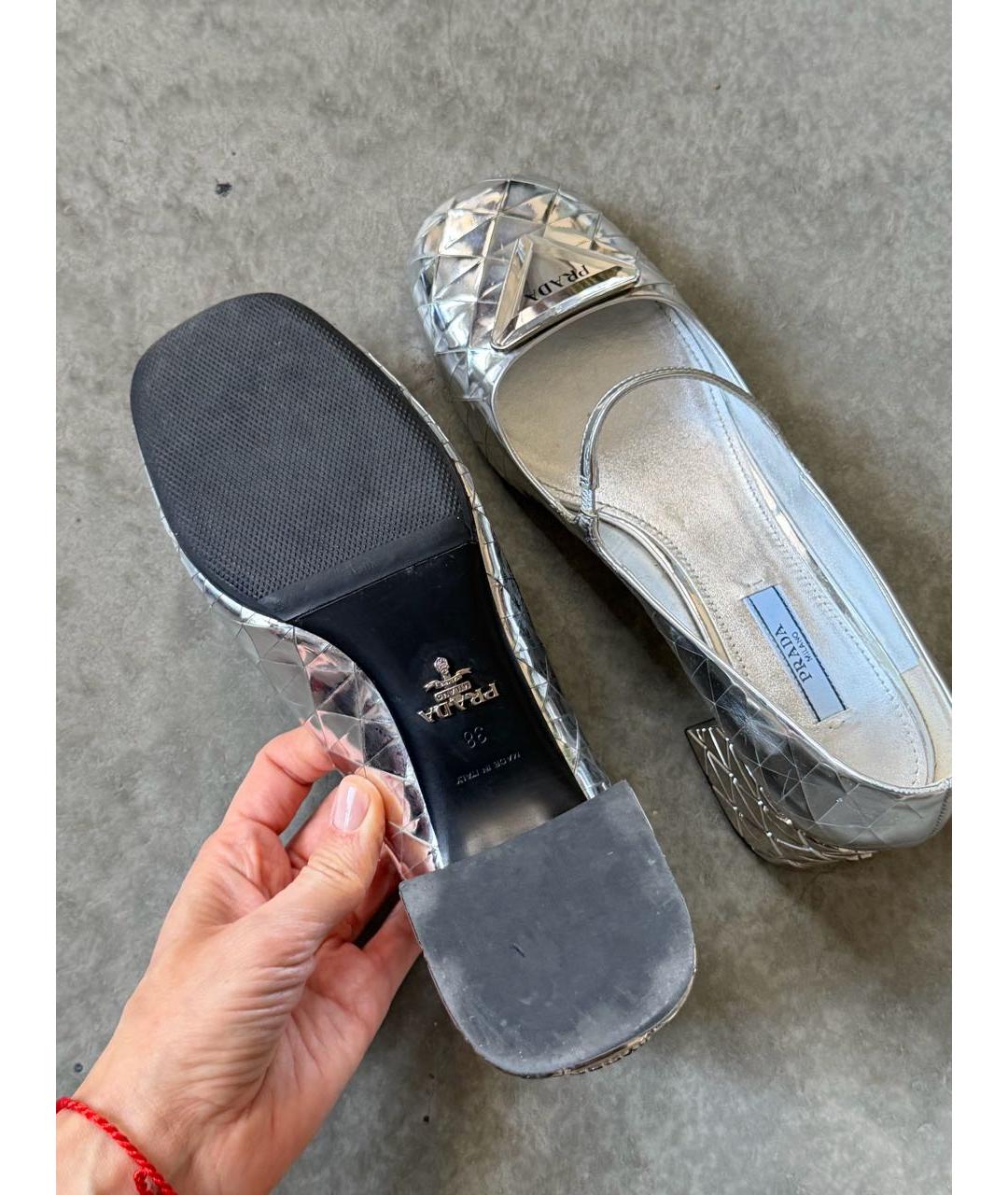 PRADA Серебряные туфли из лакированной кожи, фото 5