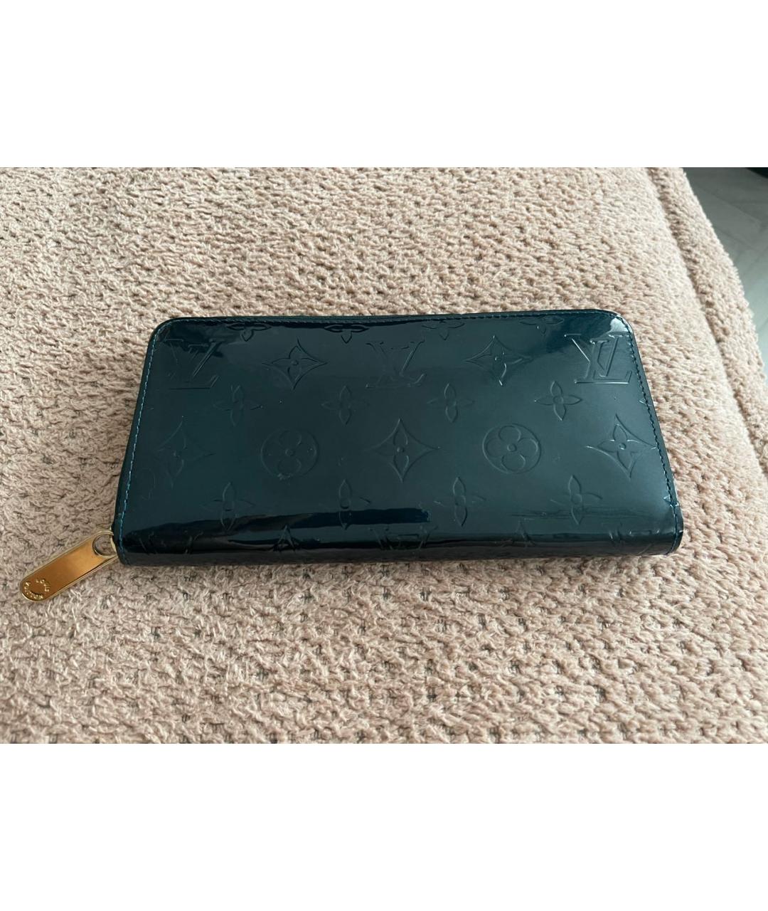 LOUIS VUITTON Темно-синий кошелек из лакированной кожи, фото 9