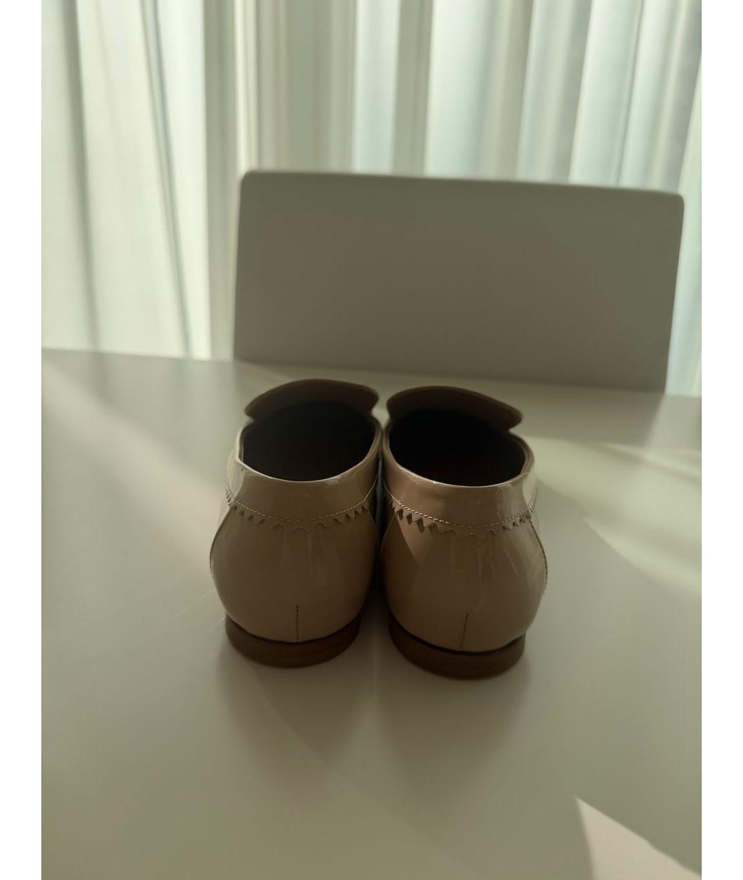 CHANEL Бежевые лоферы из лакированной кожи, фото 4