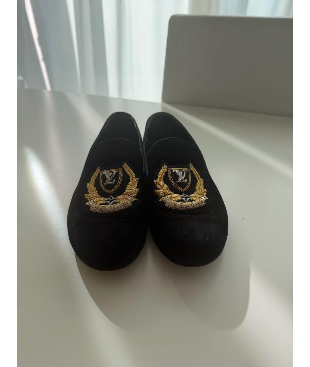 LOUIS VUITTON Черные замшевые лоферы, фото 2