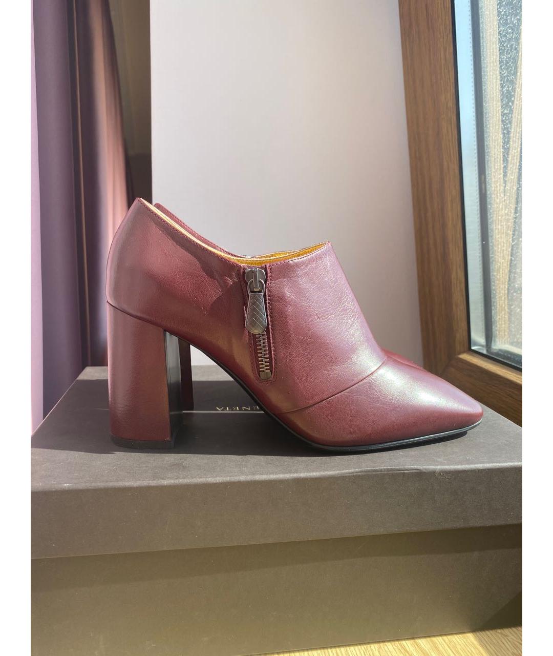 BOTTEGA VENETA Бордовые кожаные ботильоны, фото 9