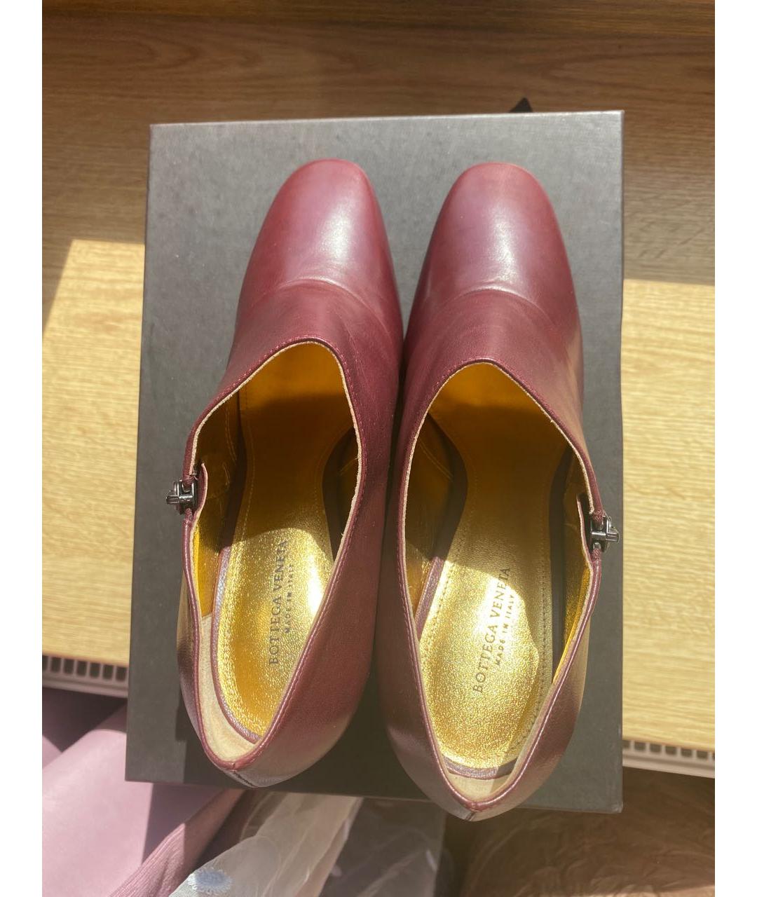 BOTTEGA VENETA Бордовые кожаные ботильоны, фото 3