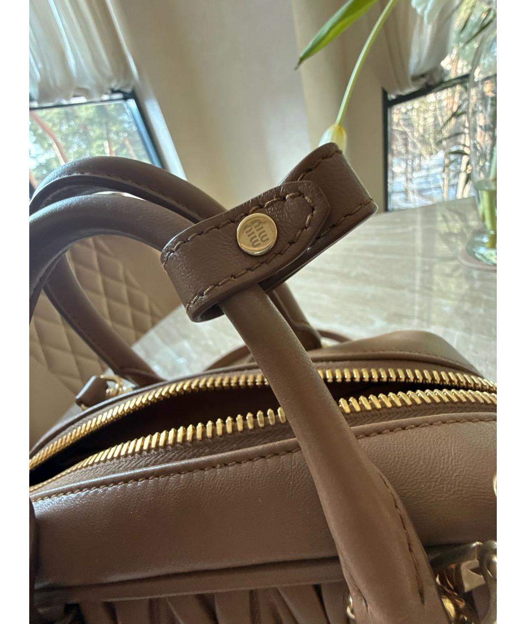 MIU MIU Коричневая кожаная сумка через плечо, фото 5