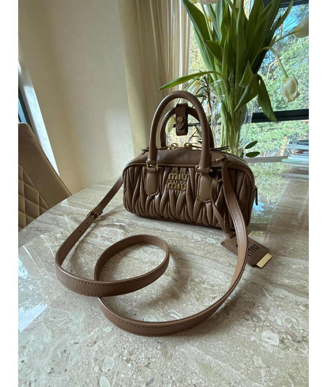 MIU MIU Коричневая кожаная сумка через плечо, фото 7