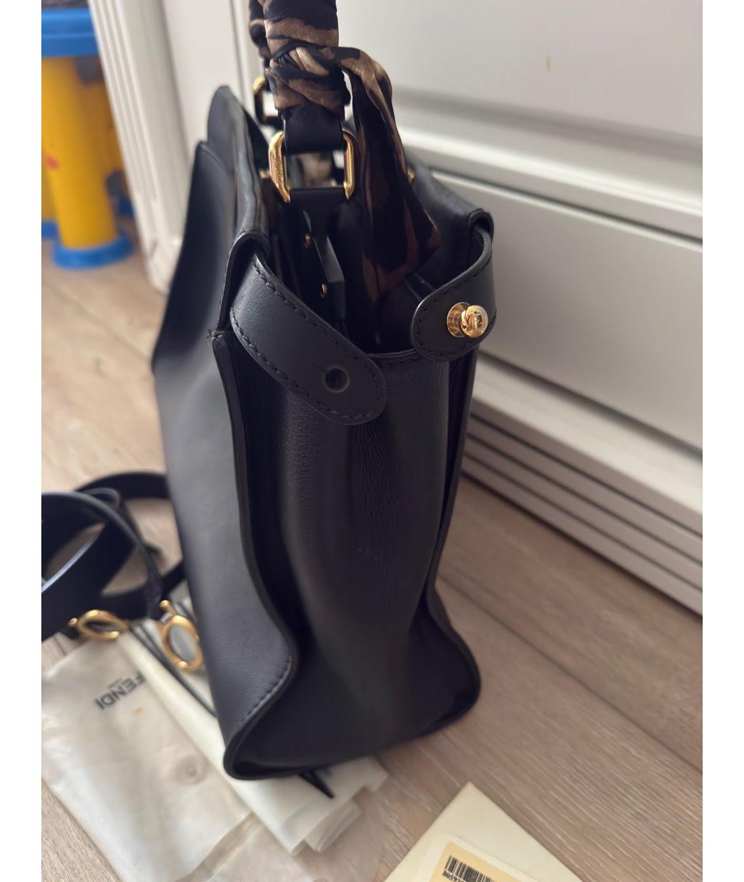 FENDI Черная кожаная сумка через плечо, фото 2