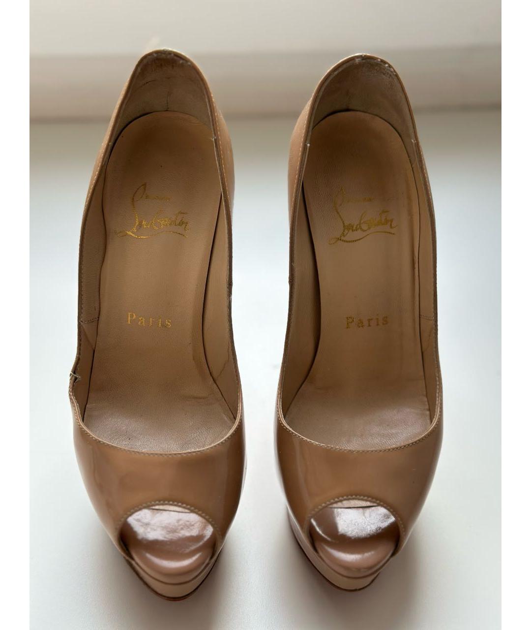 CHRISTIAN LOUBOUTIN Бежевые туфли из лакированной кожи, фото 2