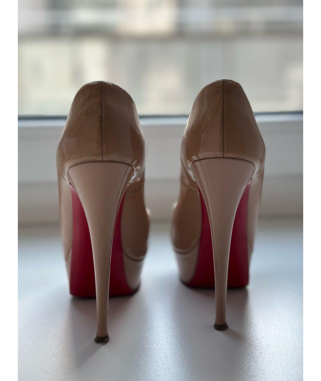 CHRISTIAN LOUBOUTIN Бежевые туфли из лакированной кожи, фото 4