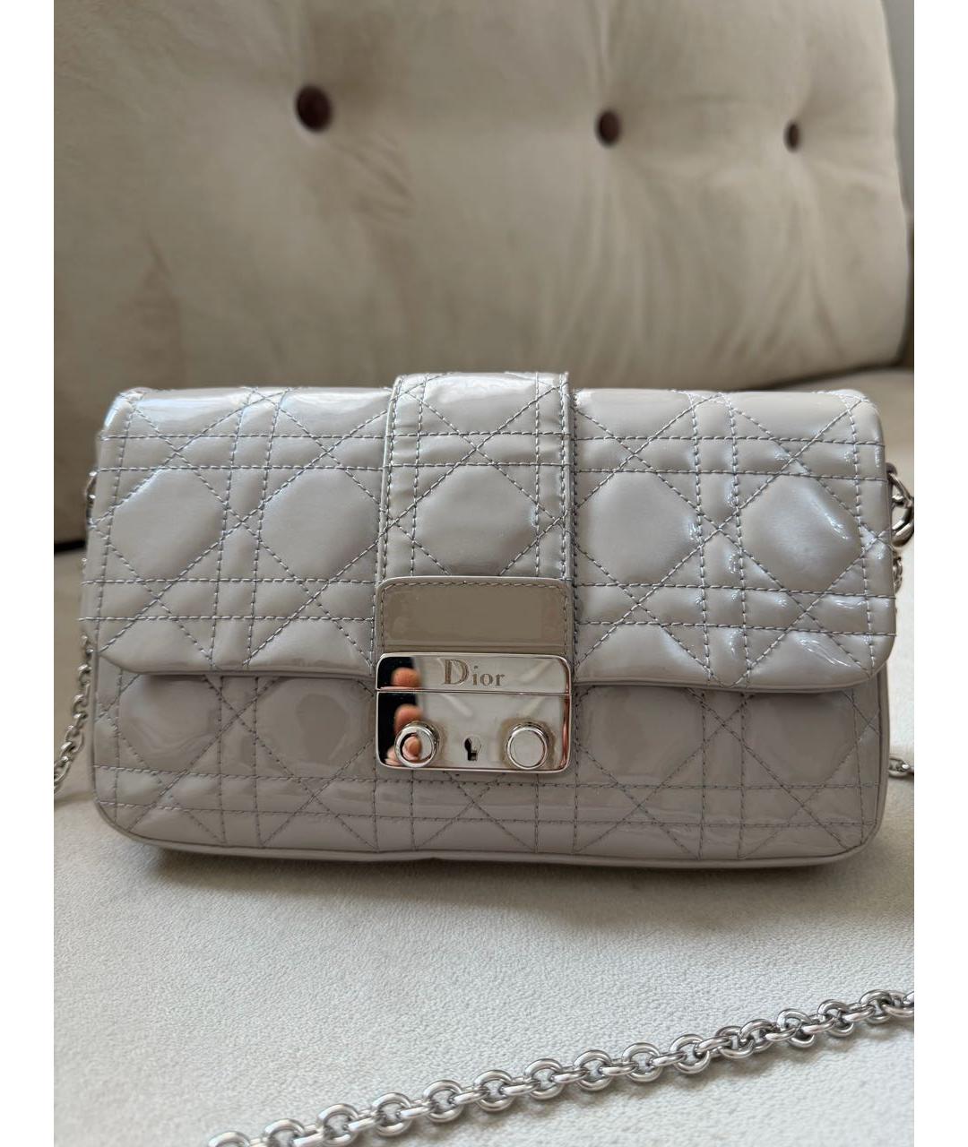 CHRISTIAN DIOR Бежевая сумка через плечо из лакированной кожи, фото 8