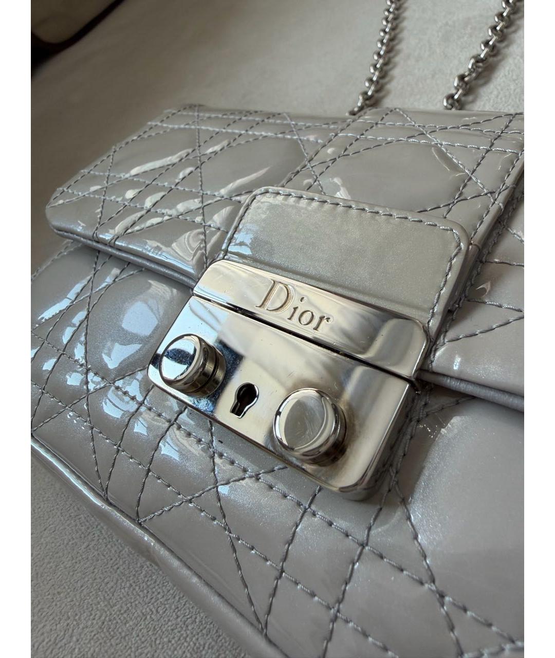 CHRISTIAN DIOR Бежевая сумка через плечо из лакированной кожи, фото 7