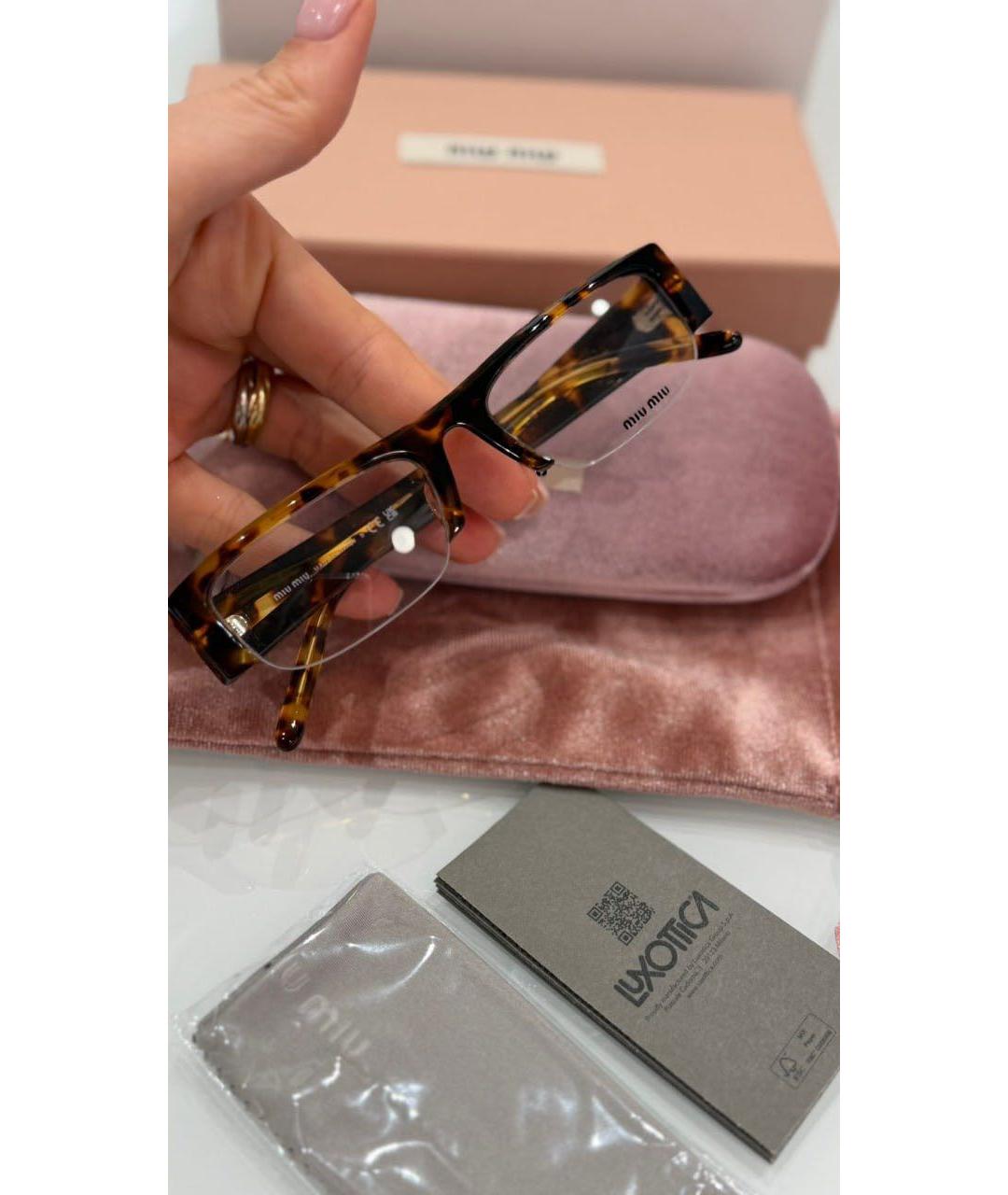 MIU MIU Коричневые пластиковые солнцезащитные очки, фото 4