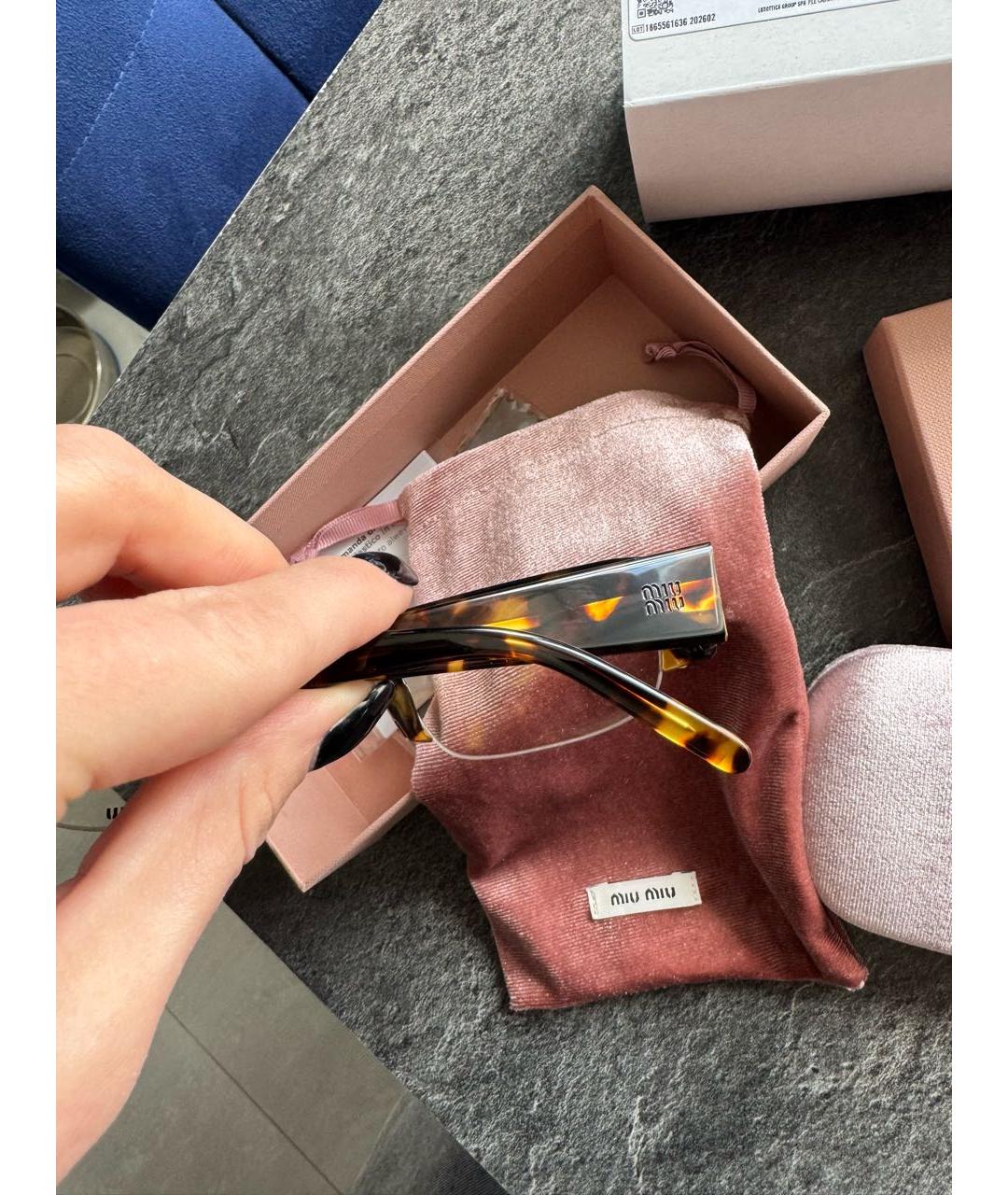 MIU MIU Коричневые пластиковые солнцезащитные очки, фото 5