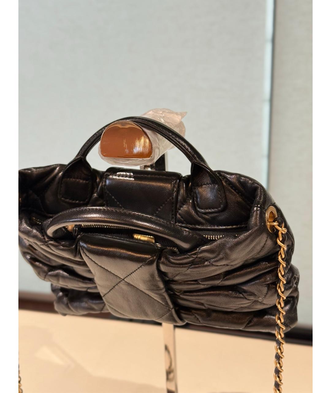 CHANEL Черная кожаная сумка с короткими ручками, фото 7
