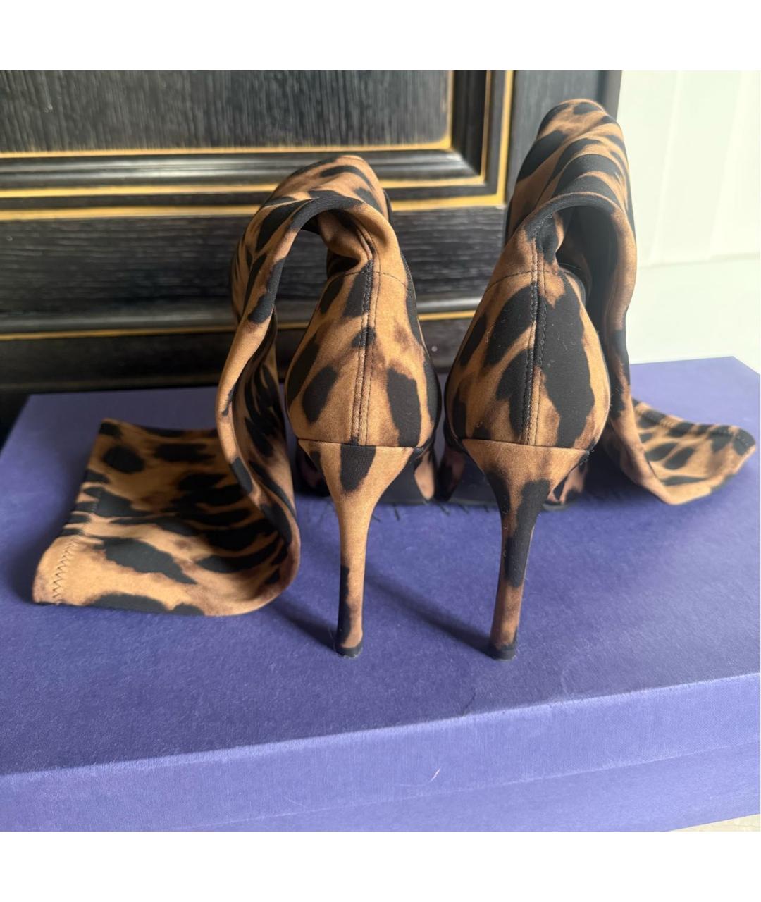 STUART WEITZMAN Коричневые текстильные сапоги, фото 5