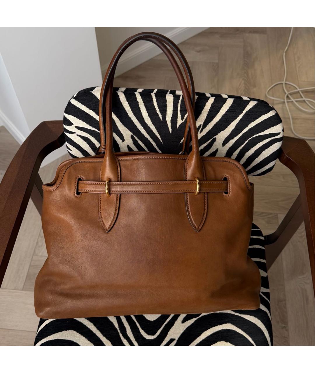 MIU MIU Коричневая кожаная сумка с короткими ручками, фото 2