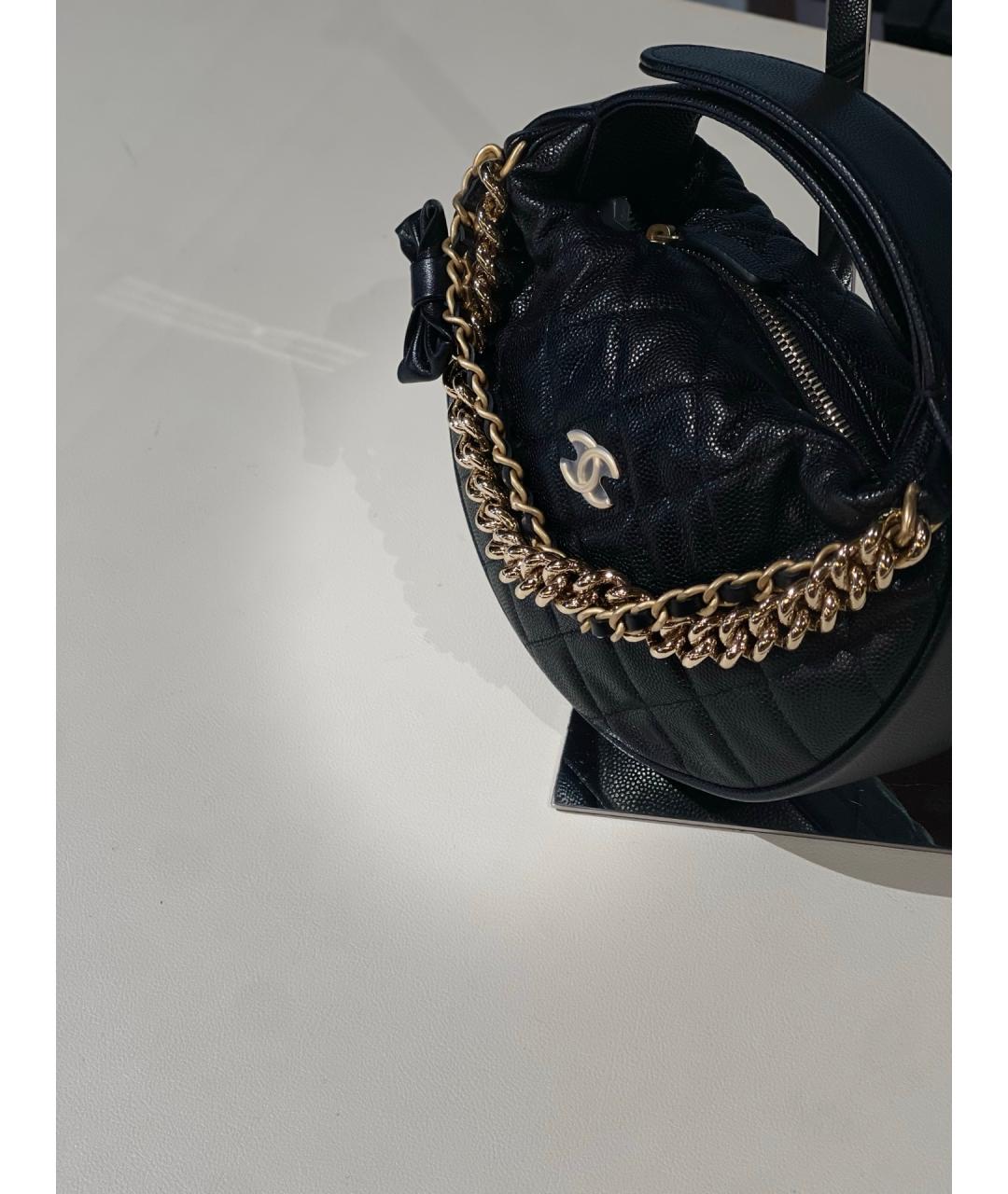 CHANEL Черная кожаная сумка с короткими ручками, фото 6