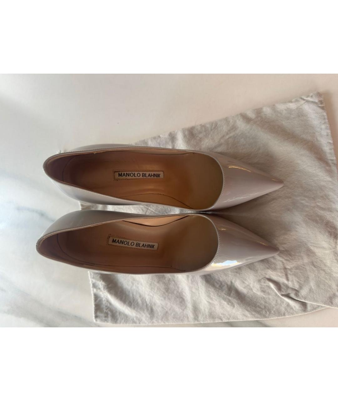 MANOLO BLAHNIK Серые туфли из лакированной кожи, фото 7