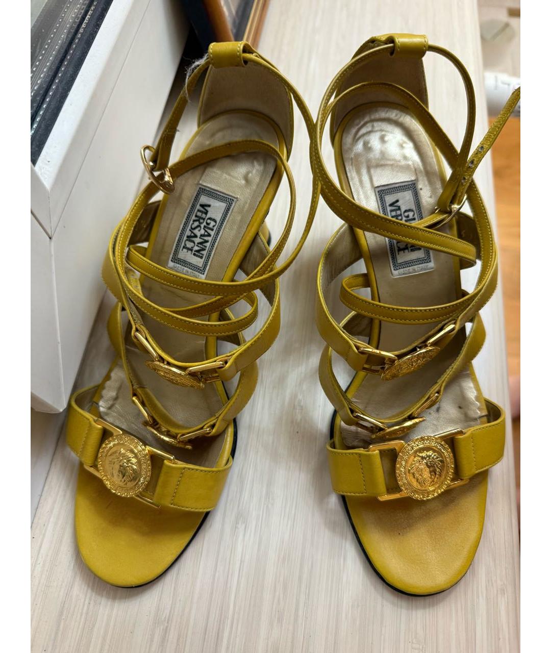 VERSACE Кожаные босоножки, фото 2