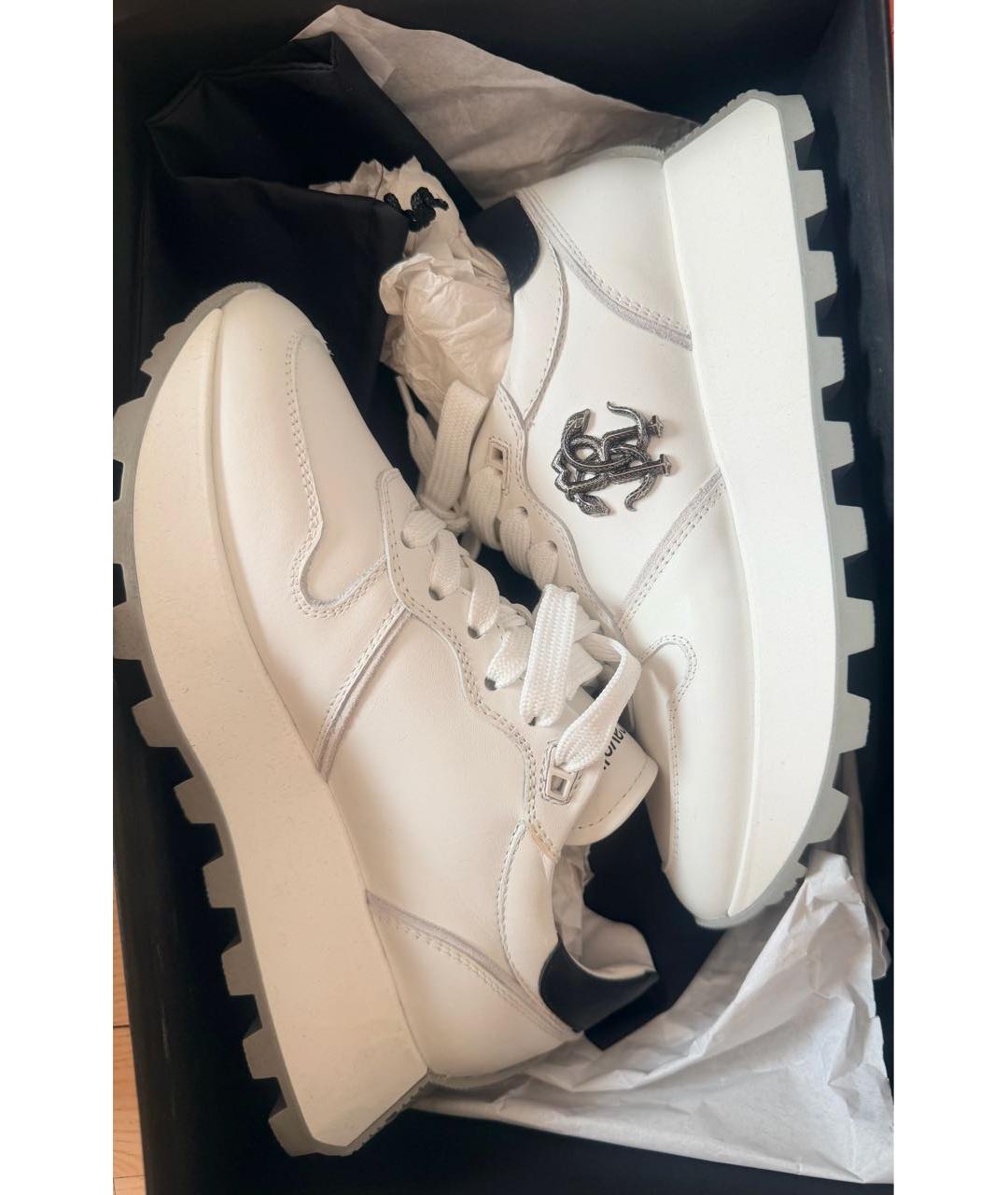 ROBERTO CAVALLI Белые кожаные кроссовки, фото 2