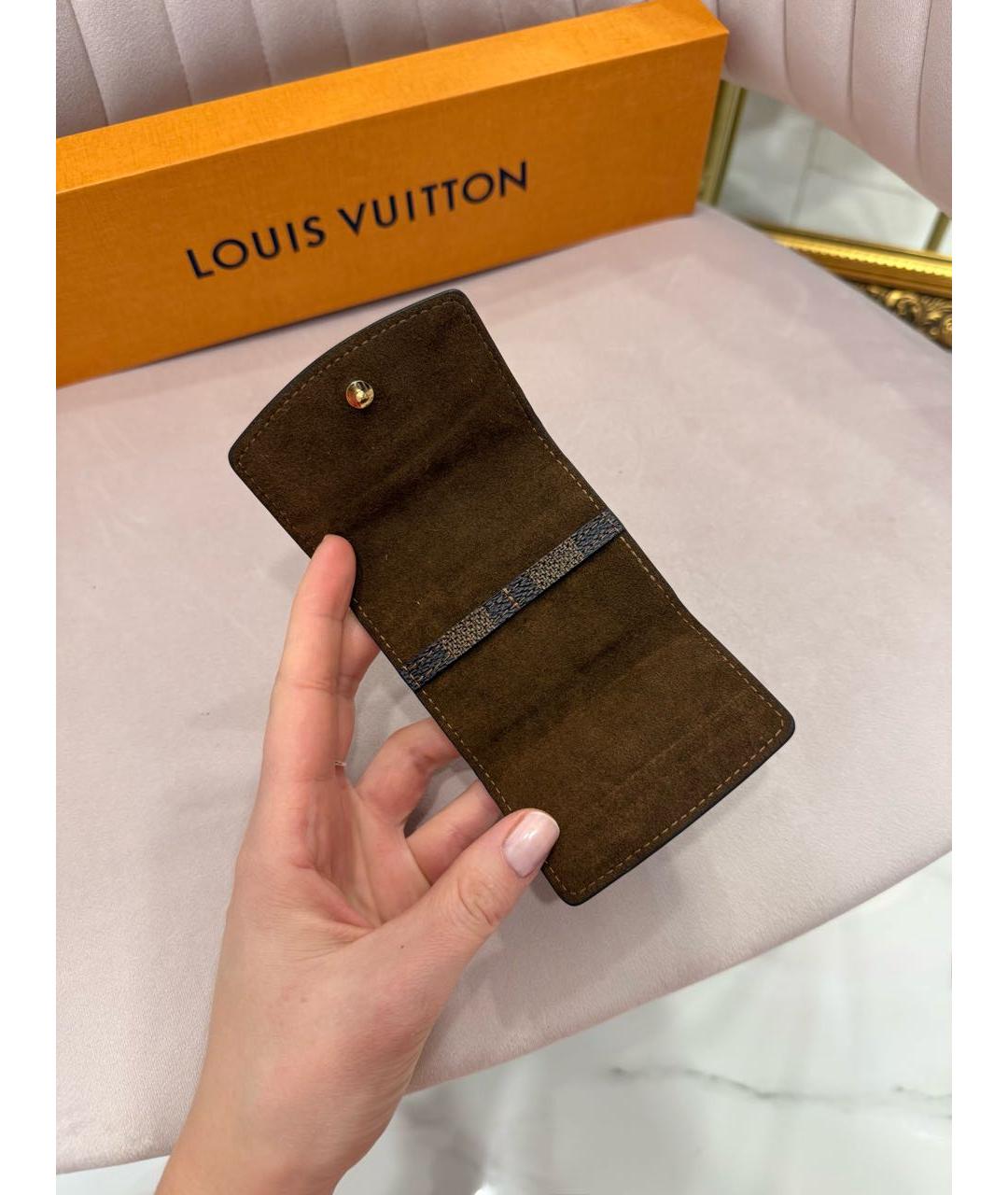 LOUIS VUITTON Коричневая ключница, фото 3