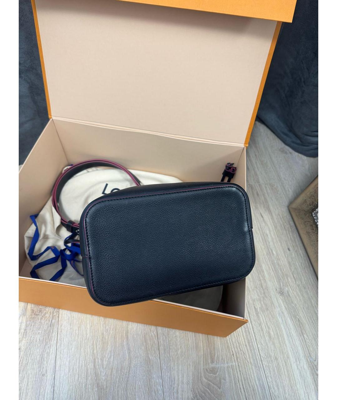 LOUIS VUITTON Темно-синяя кожаная сумка через плечо, фото 4