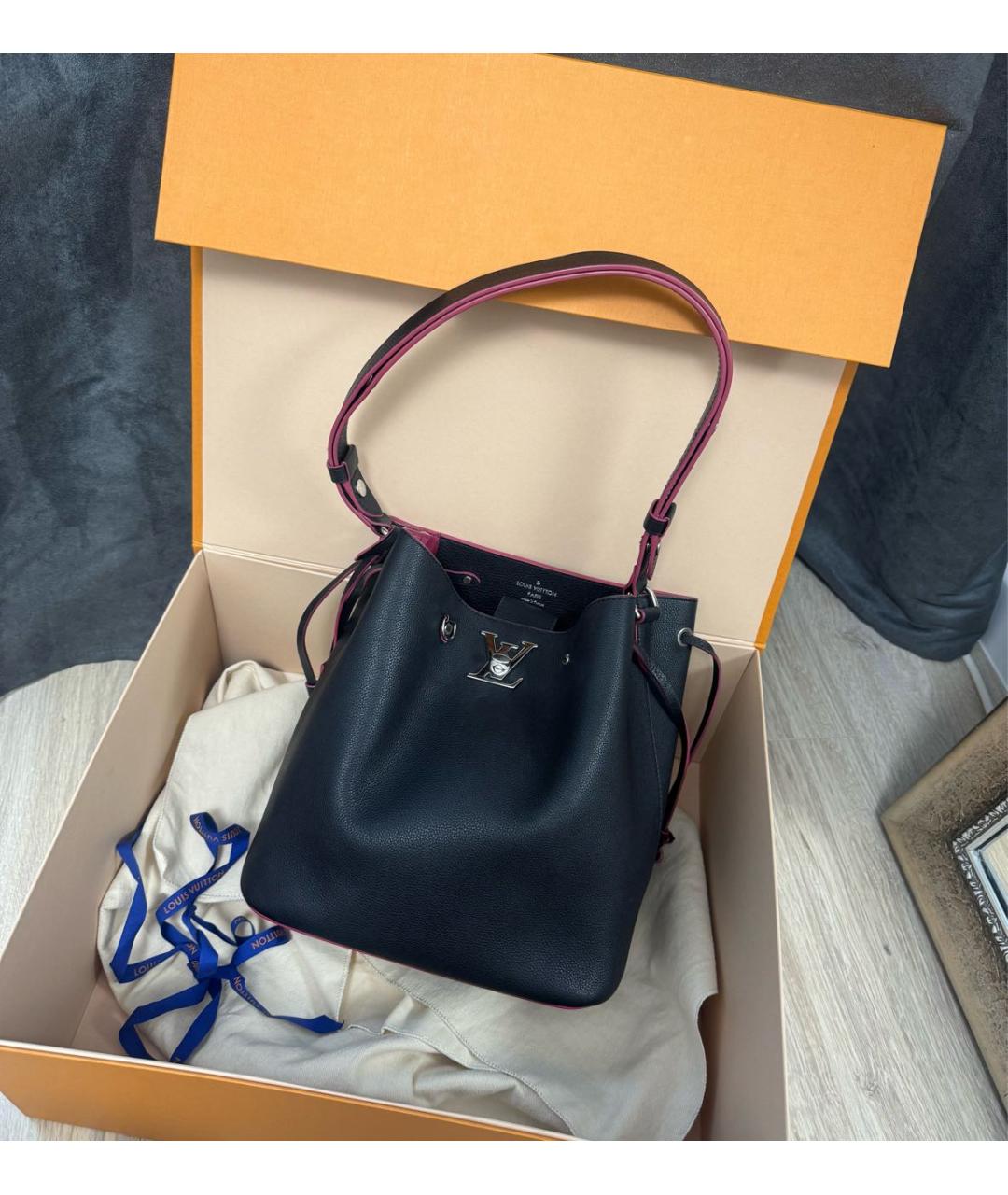 LOUIS VUITTON Темно-синяя кожаная сумка через плечо, фото 3