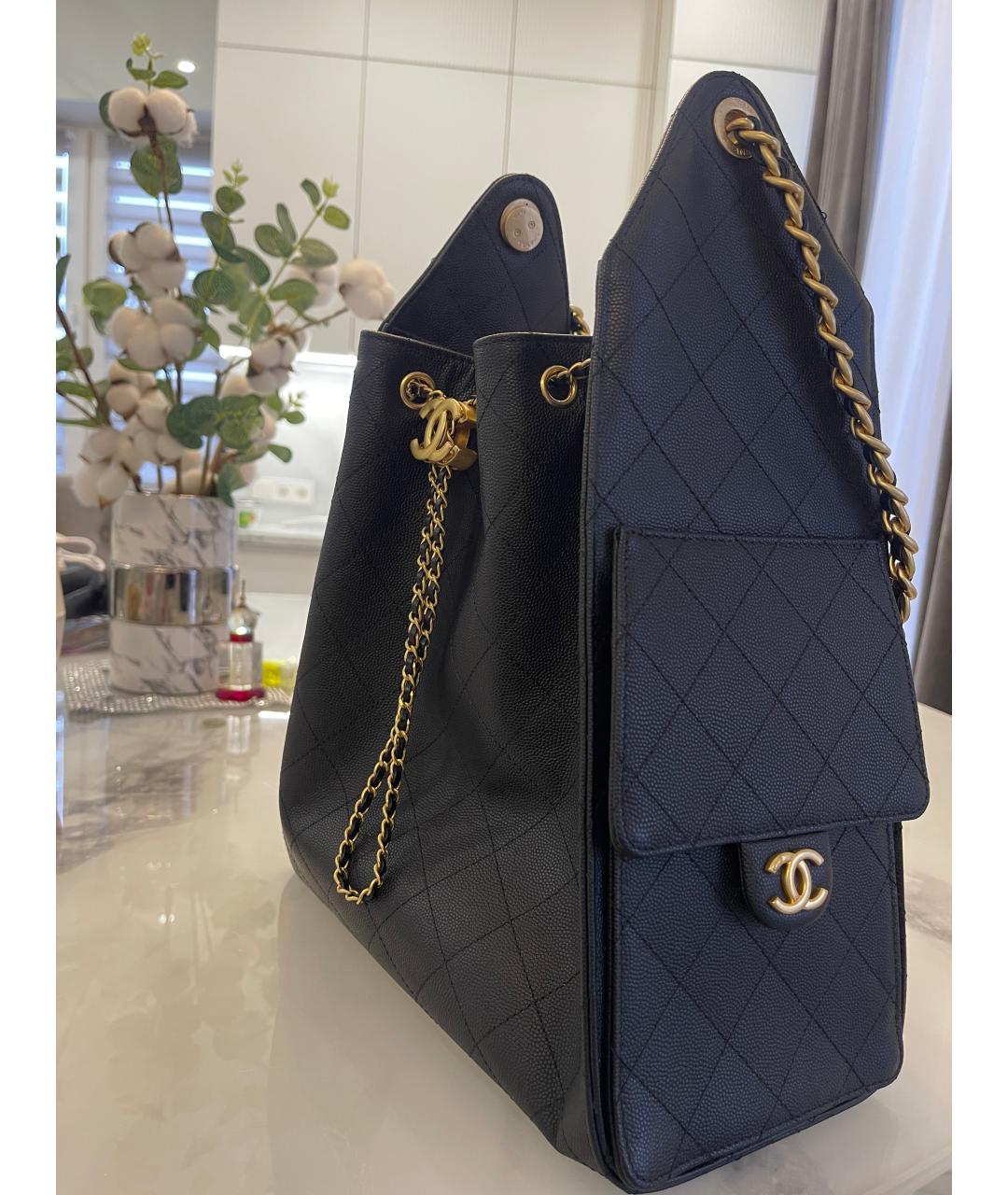 CHANEL Черная кожаная сумка через плечо, фото 2