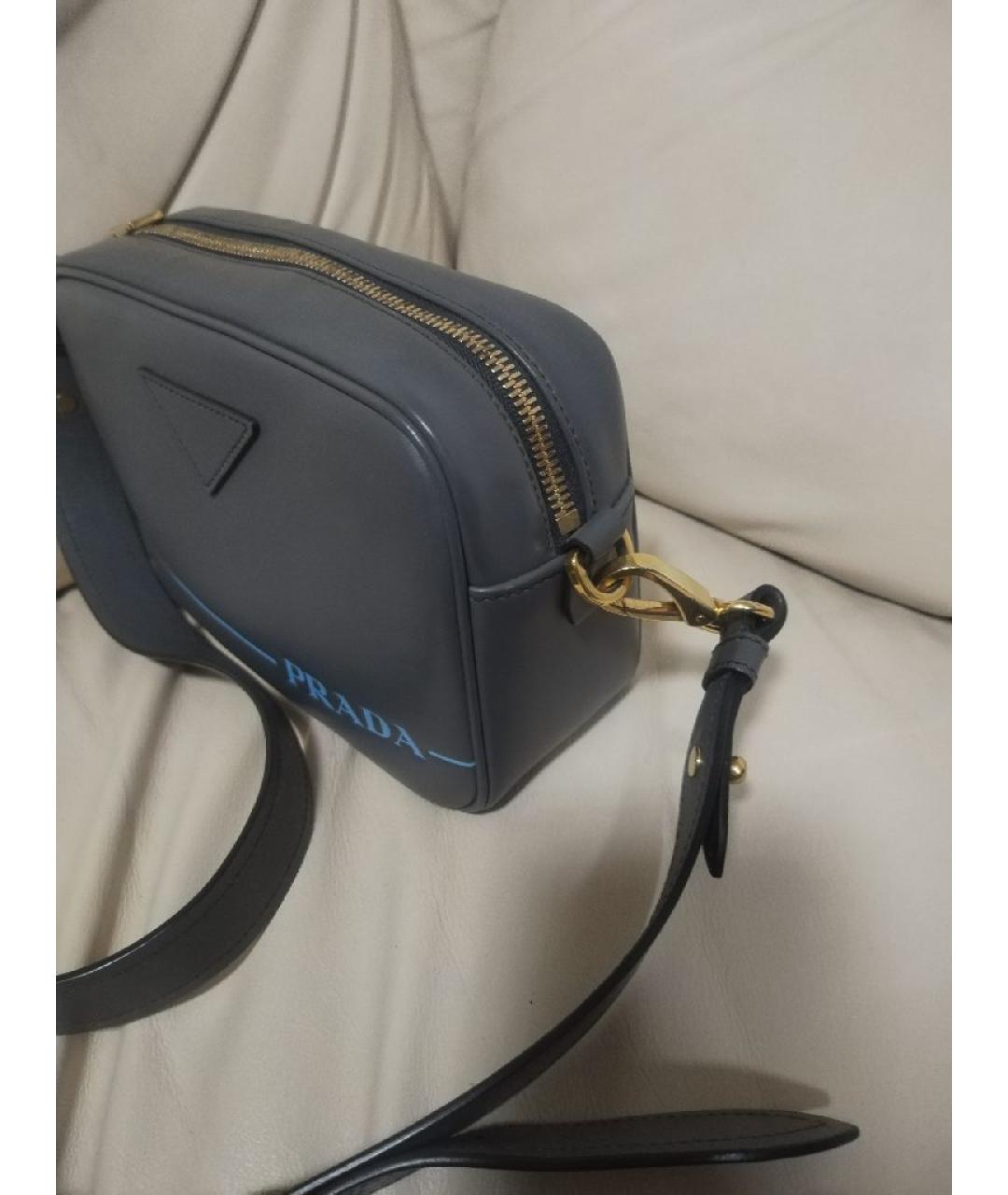 PRADA Серая кожаная сумка через плечо, фото 5