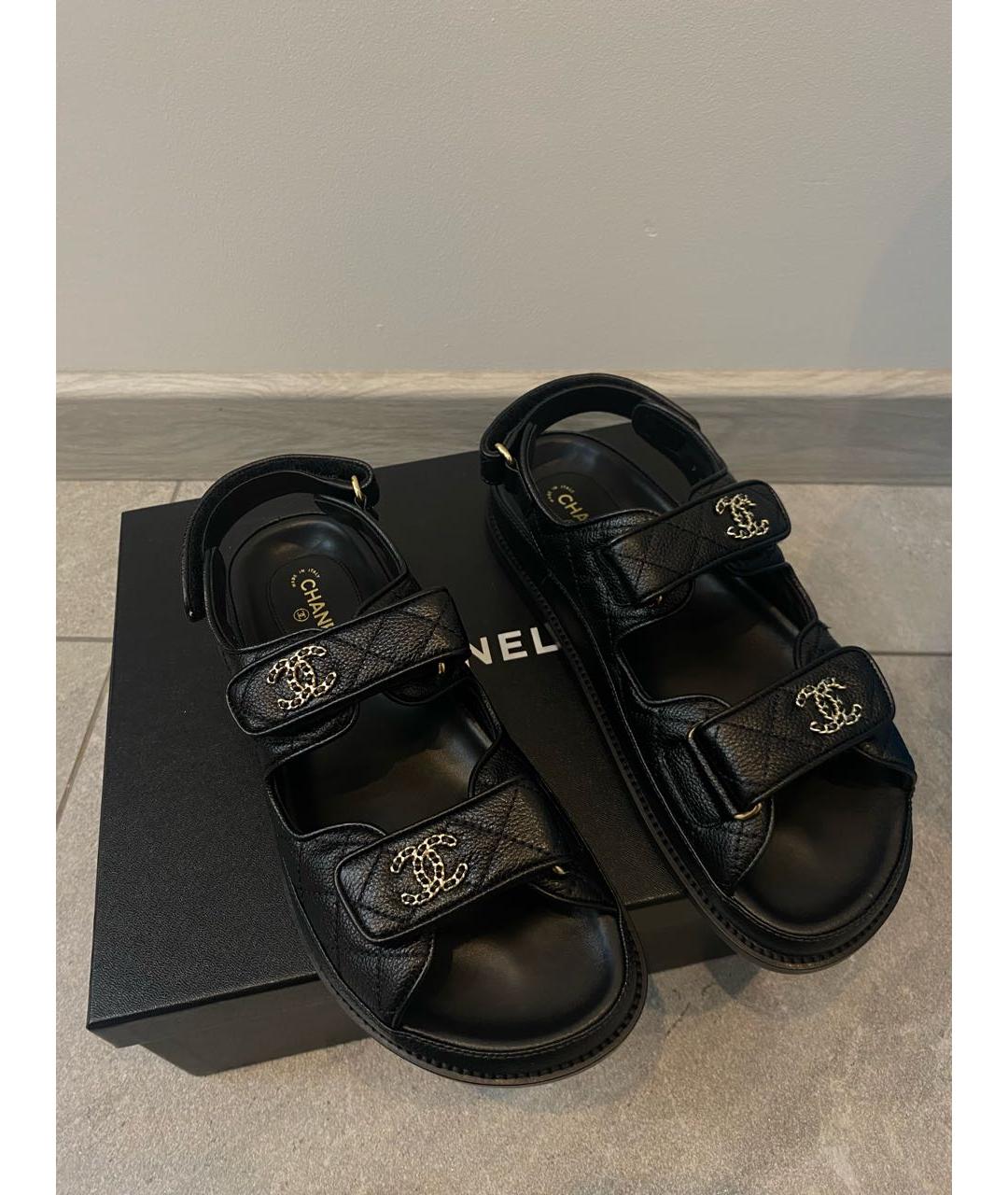 CHANEL Черные кожаные сандалии, фото 2