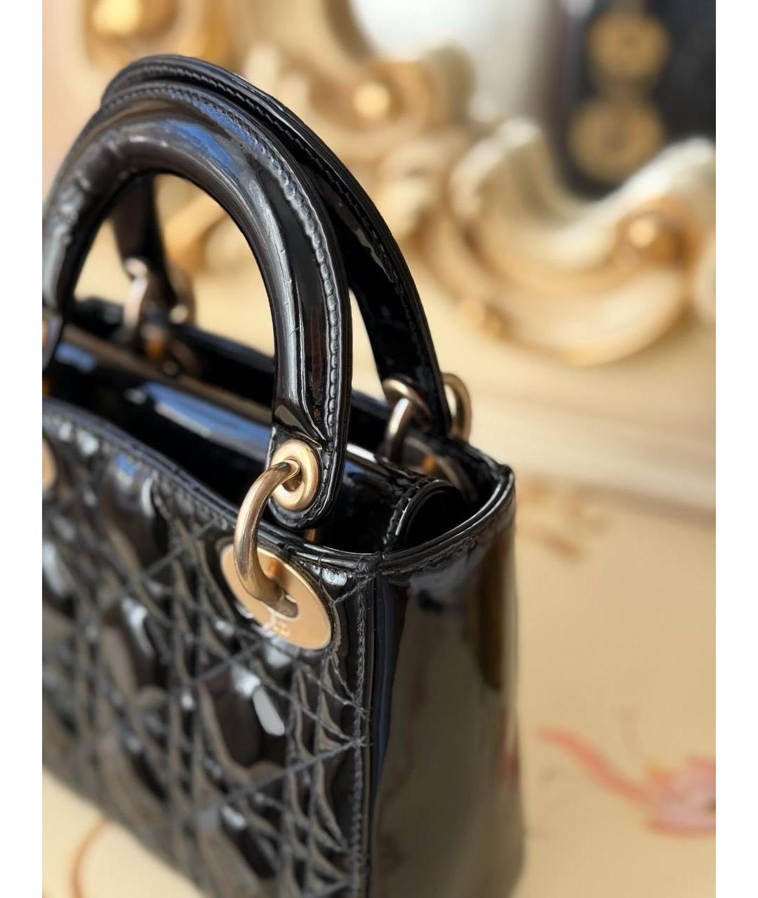 CHRISTIAN DIOR Черная сумка с короткими ручками из лакированной кожи, фото 7