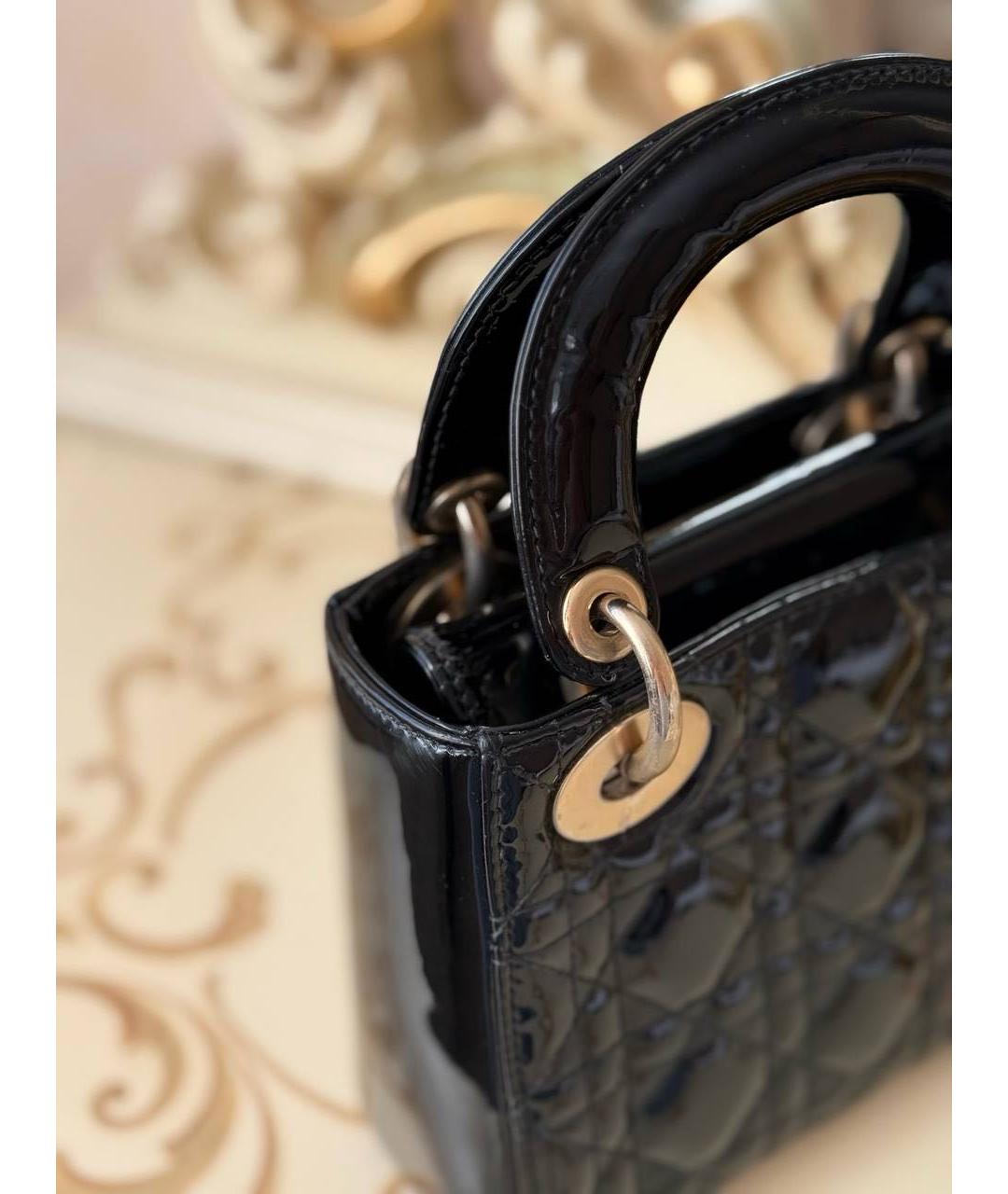 CHRISTIAN DIOR Черная сумка с короткими ручками из лакированной кожи, фото 8
