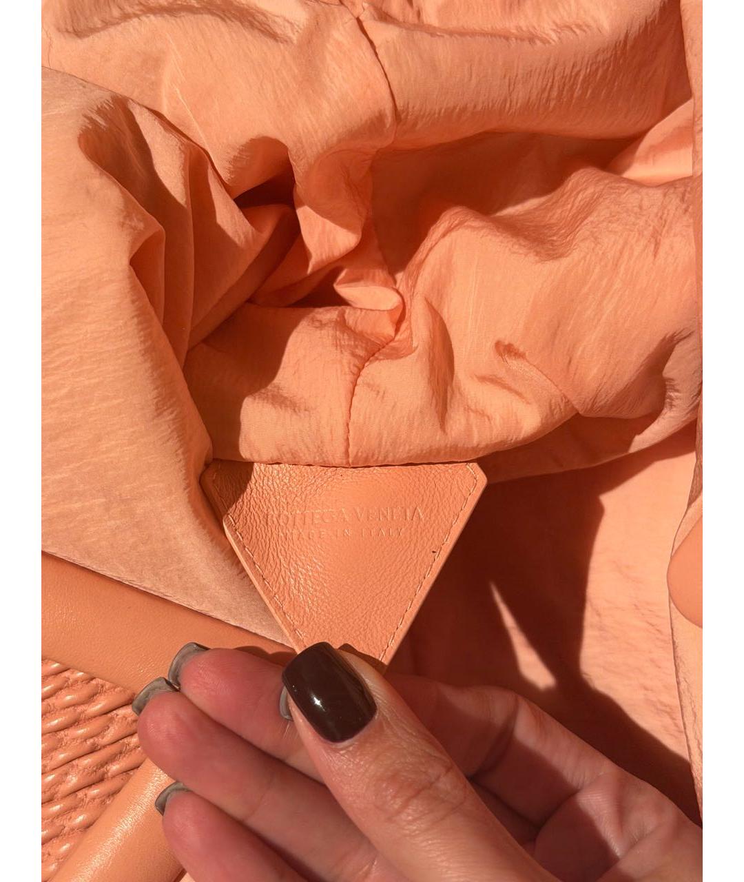 BOTTEGA VENETA Коралловая кожаная сумка через плечо, фото 3