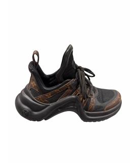 LOUIS VUITTON Кроссовки